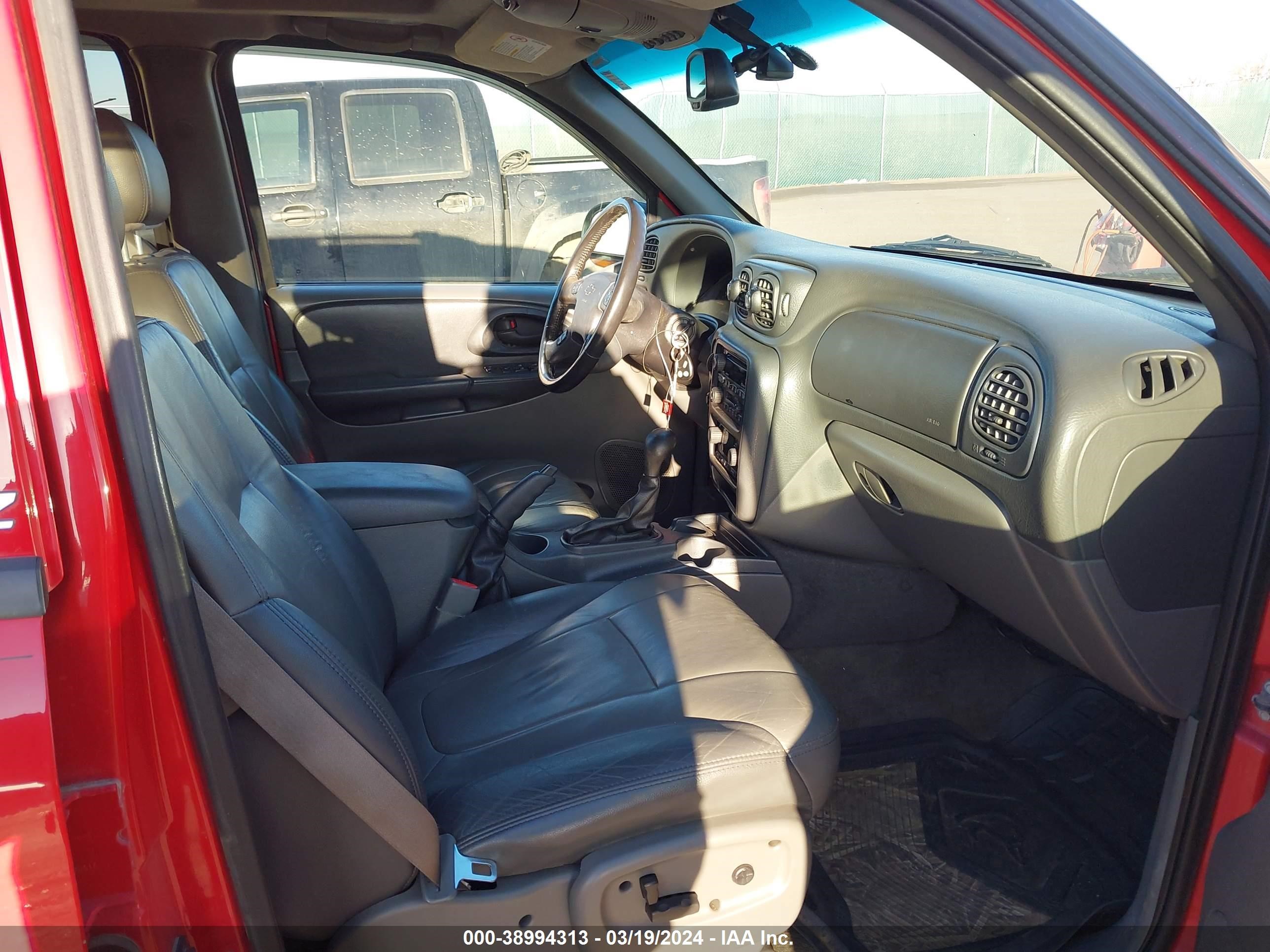 Photo 4 VIN: 1GNDT13S822222084 - CHEVROLET TRAILBLAZER 