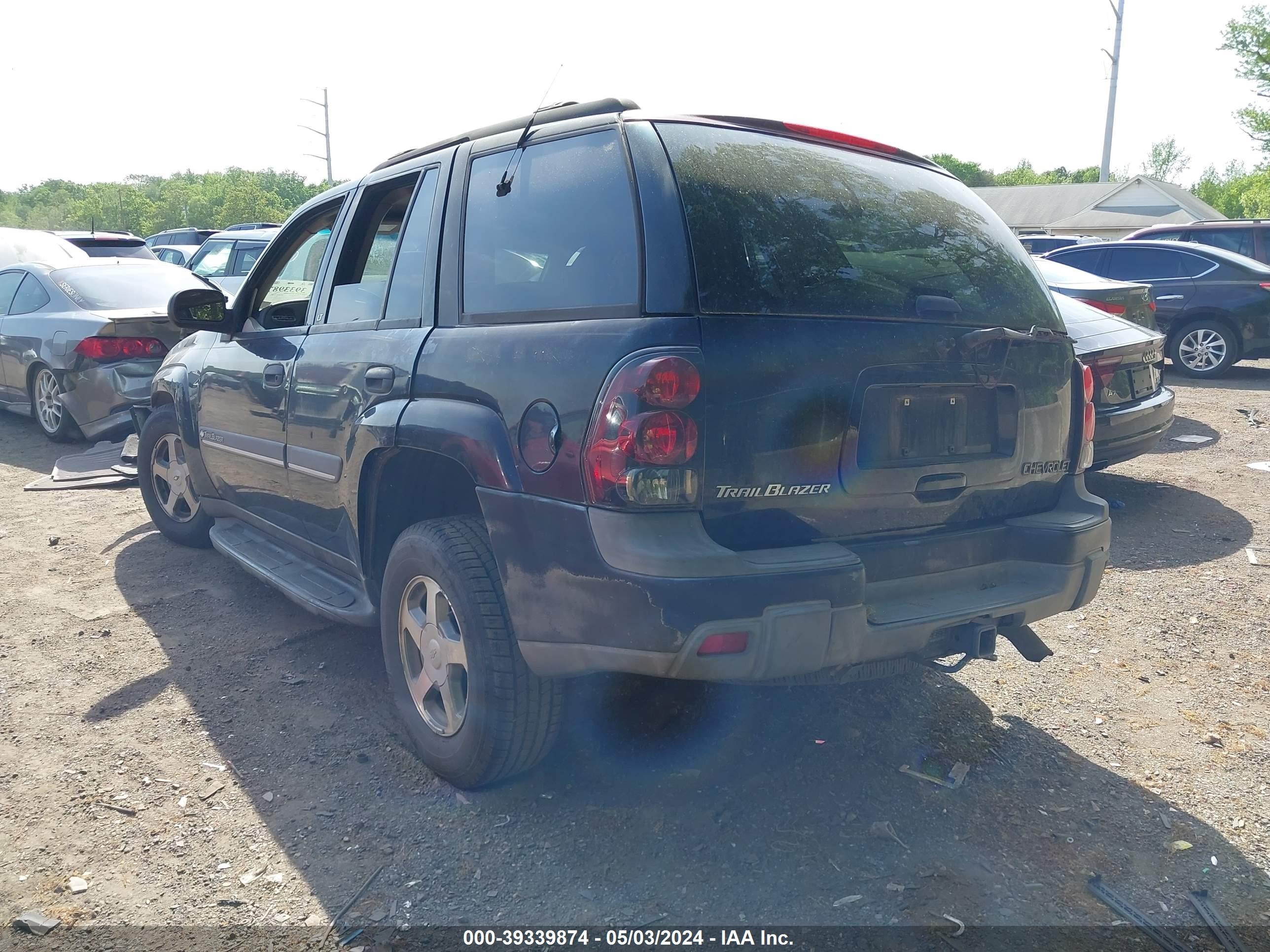 Photo 2 VIN: 1GNDT13S822397791 - CHEVROLET TRAILBLAZER 