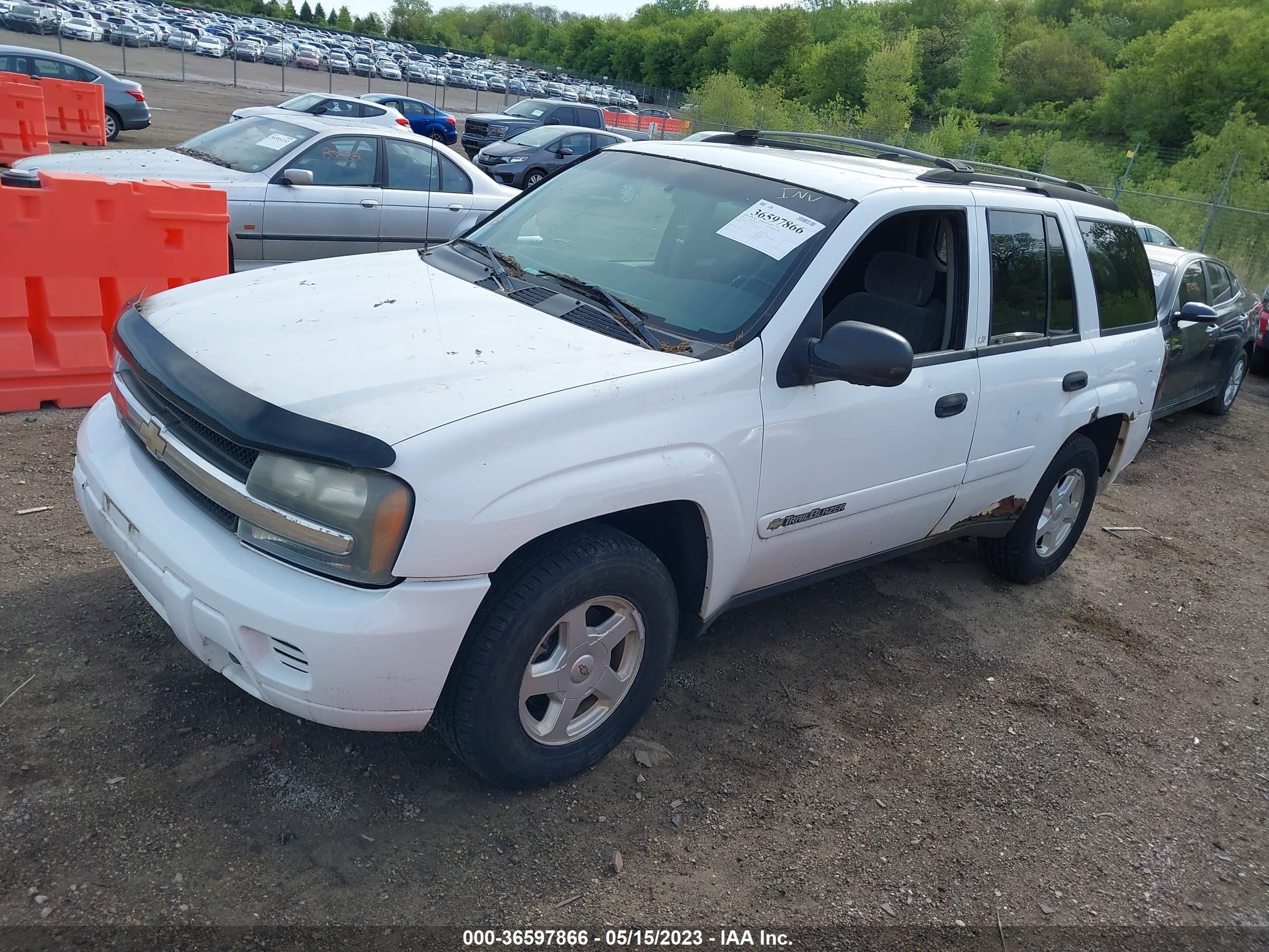 Photo 1 VIN: 1GNDT13S822401967 - CHEVROLET TRAILBLAZER 