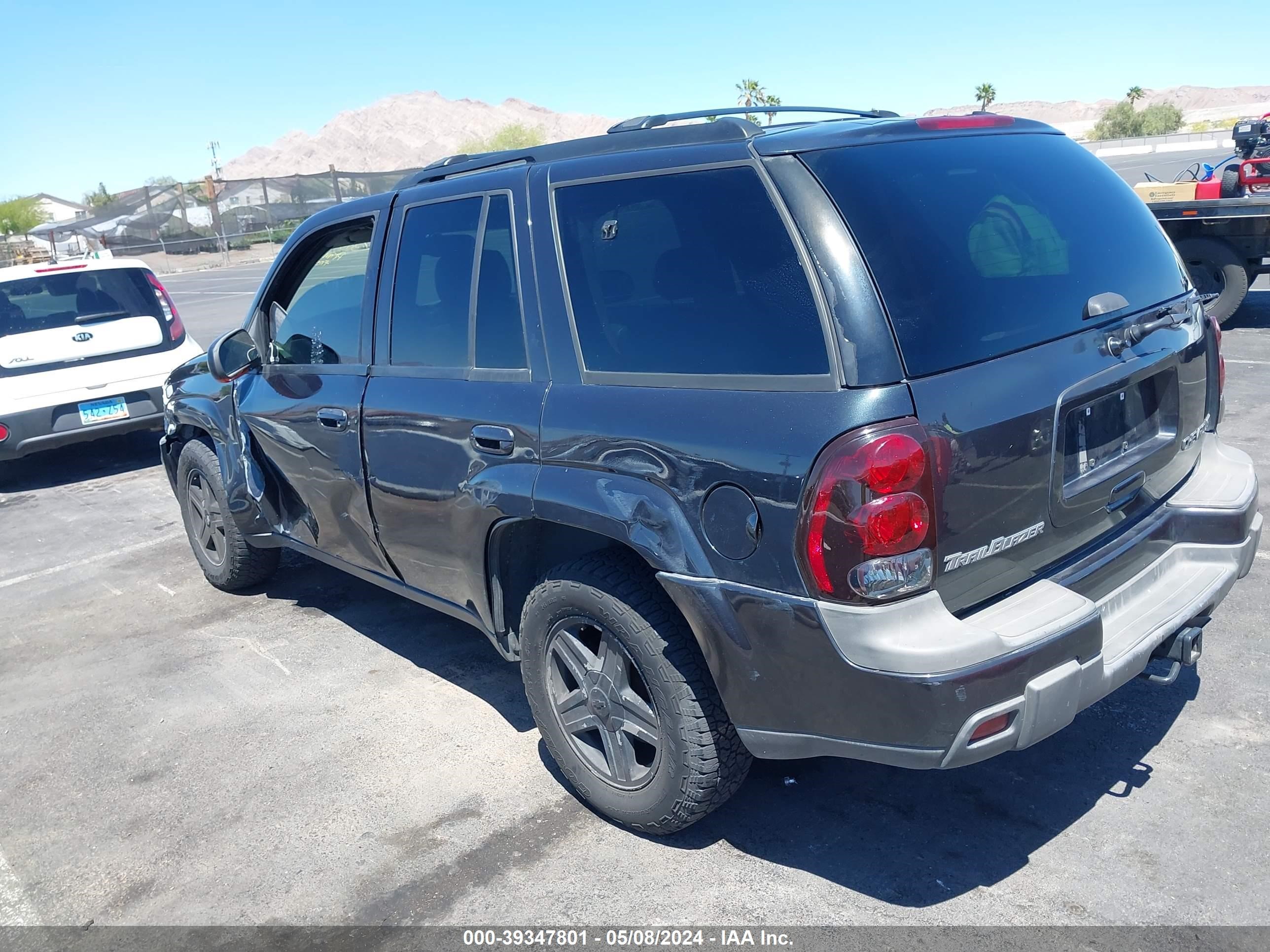 Photo 2 VIN: 1GNDT13S832279290 - CHEVROLET TRAILBLAZER 