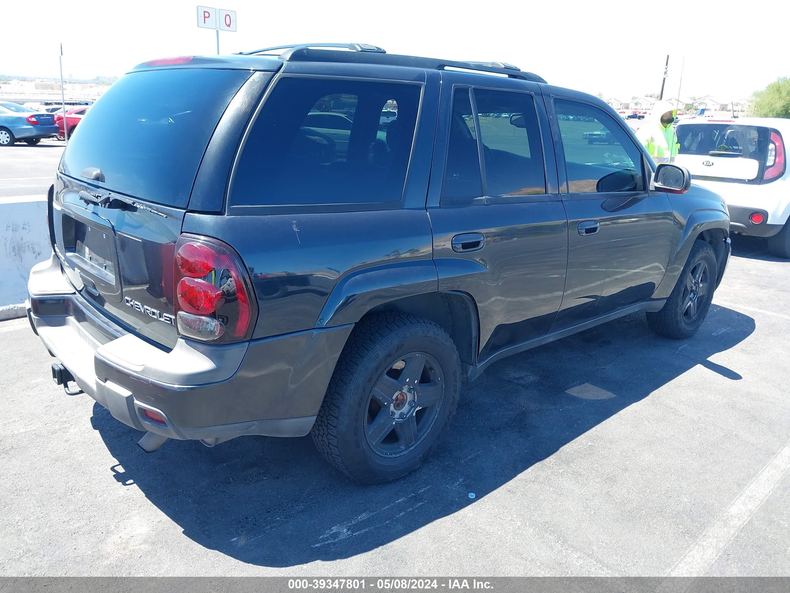 Photo 3 VIN: 1GNDT13S832279290 - CHEVROLET TRAILBLAZER 