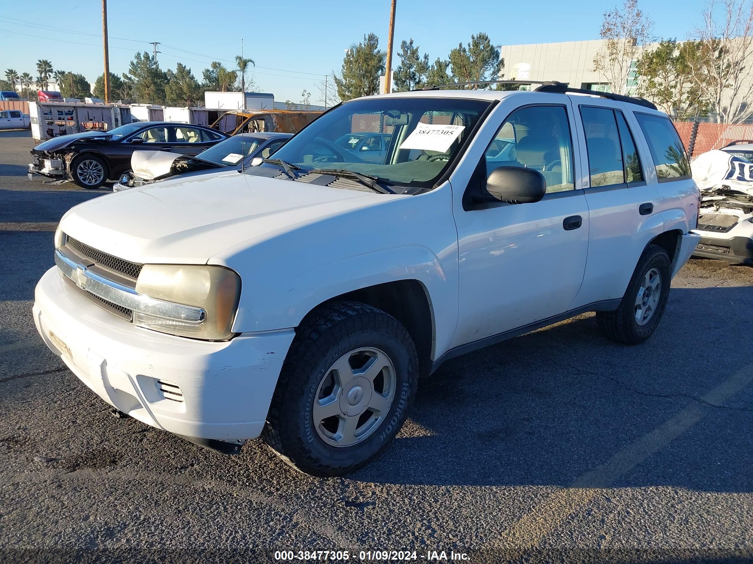 Photo 1 VIN: 1GNDT13S832339018 - CHEVROLET TRAILBLAZER 