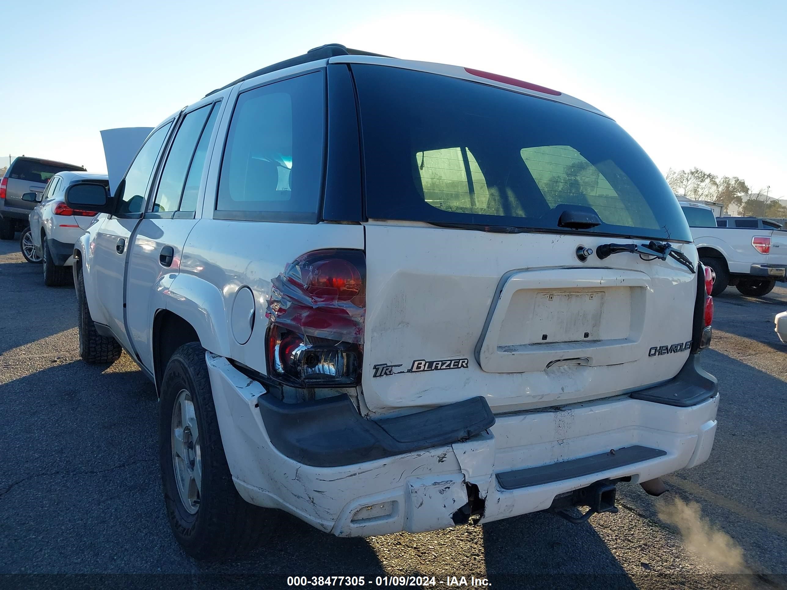 Photo 5 VIN: 1GNDT13S832339018 - CHEVROLET TRAILBLAZER 