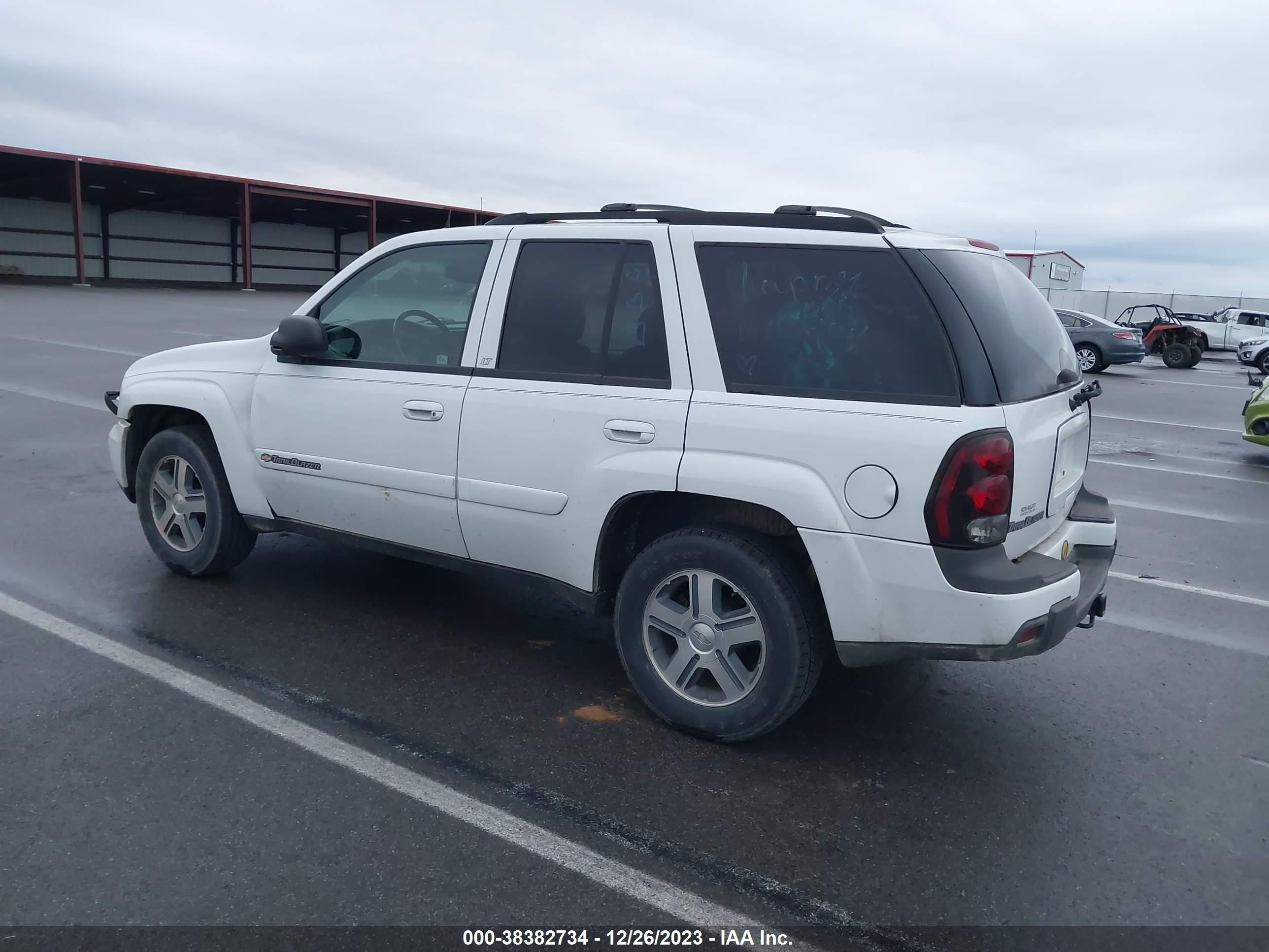 Photo 2 VIN: 1GNDT13S842178574 - CHEVROLET TRAILBLAZER 