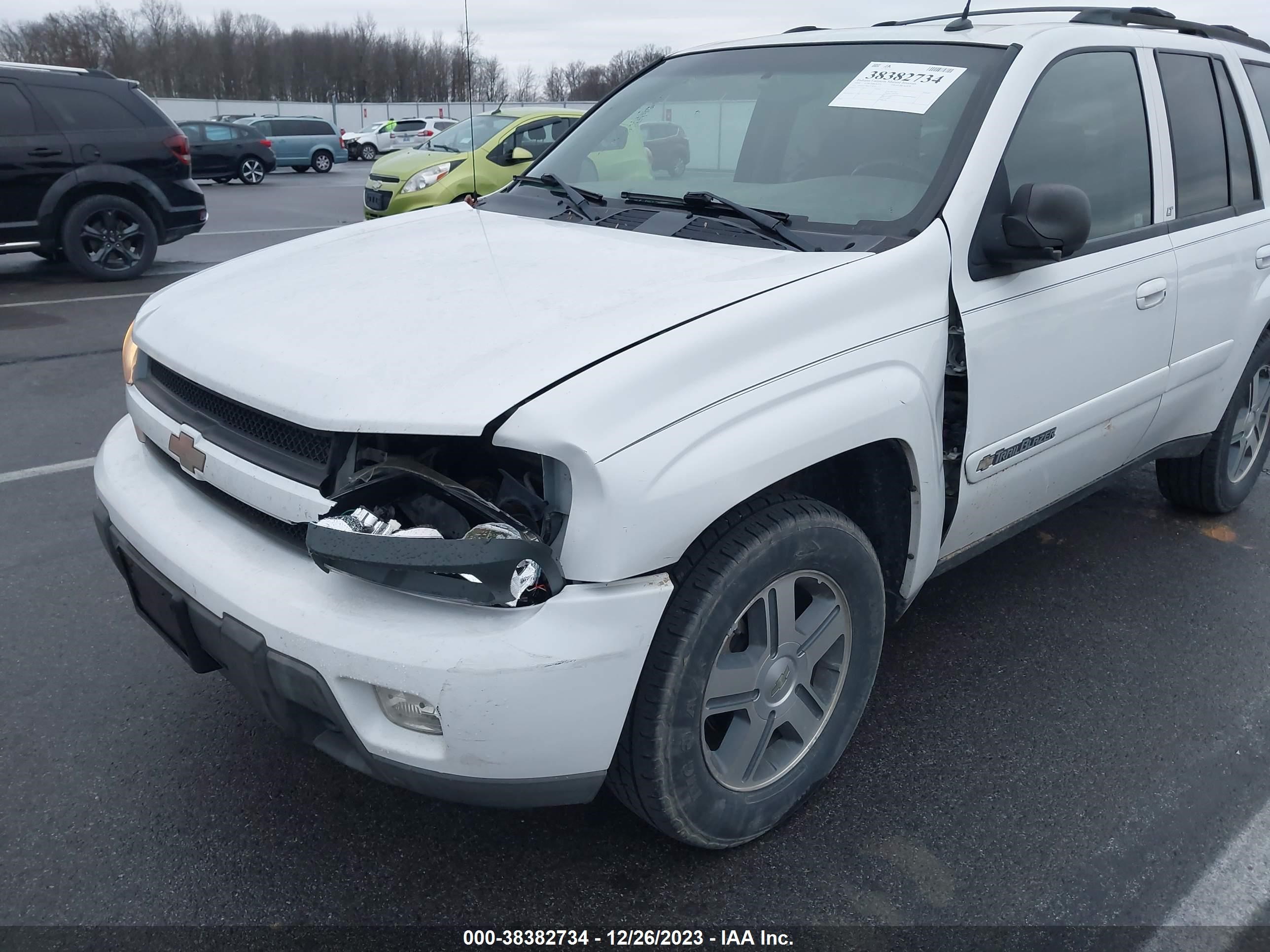 Photo 5 VIN: 1GNDT13S842178574 - CHEVROLET TRAILBLAZER 