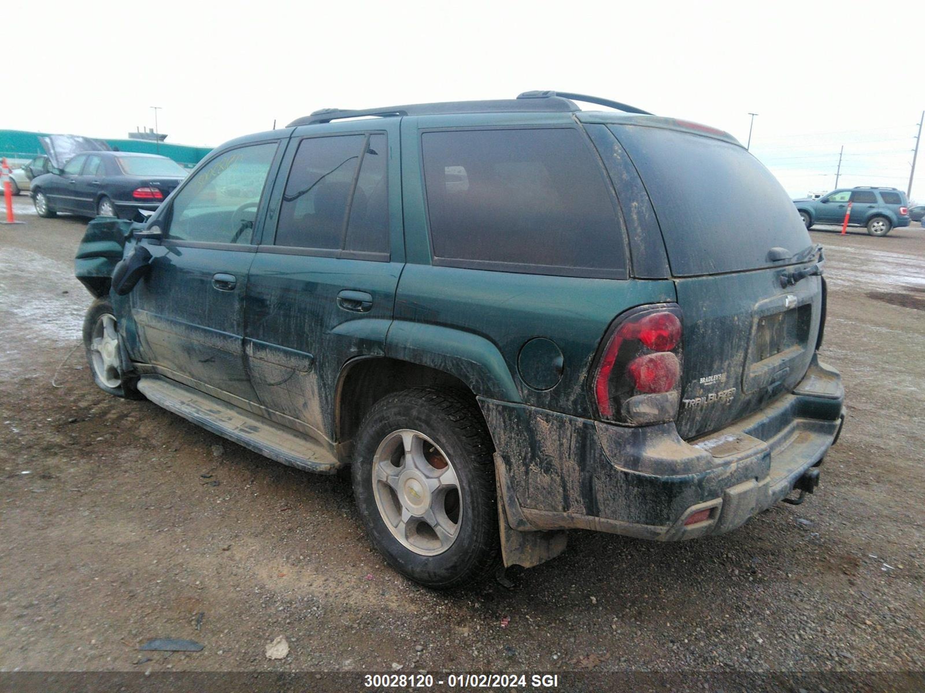 Photo 2 VIN: 1GNDT13S852249466 - CHEVROLET TRAILBLAZER 