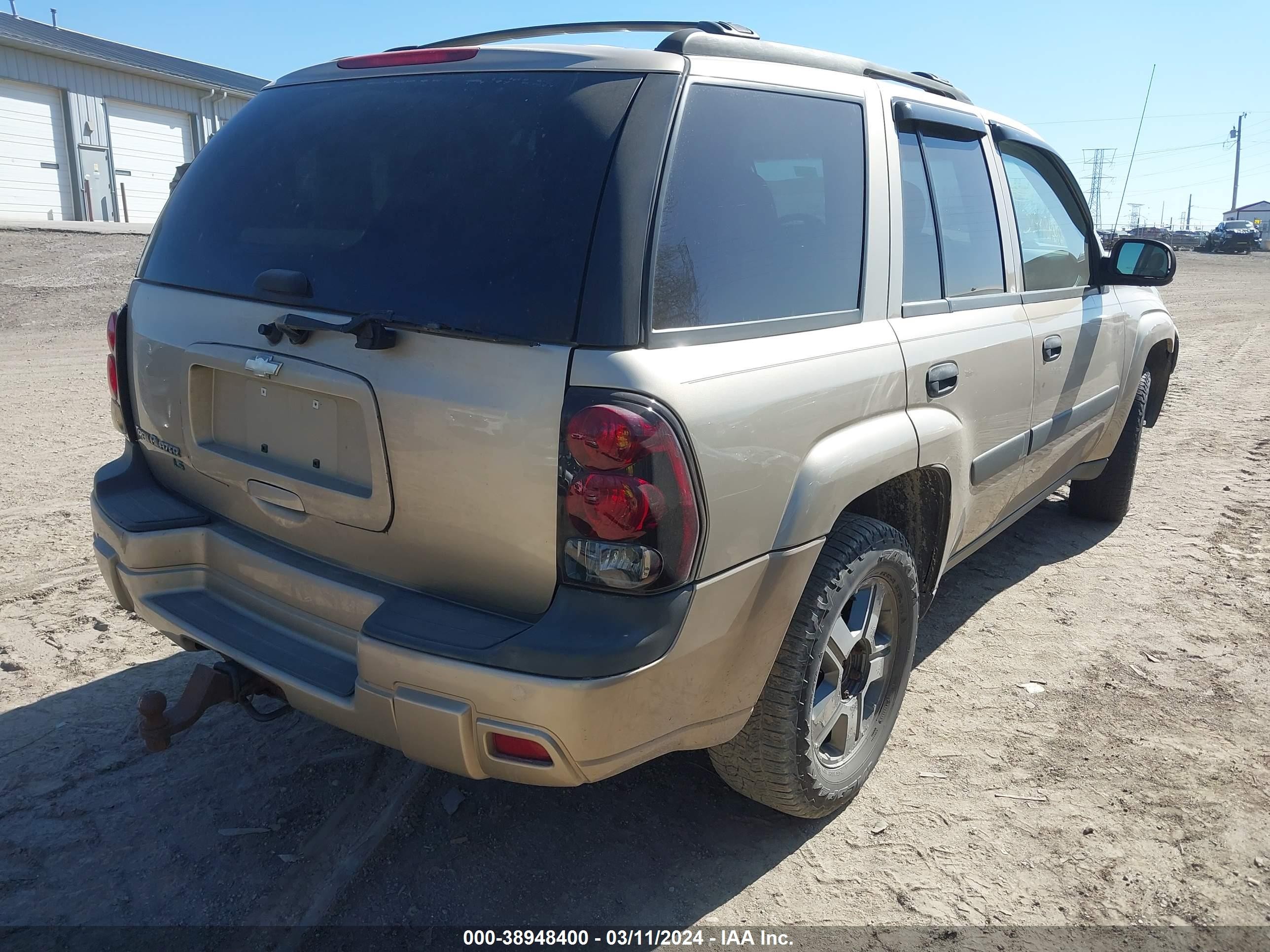 Photo 3 VIN: 1GNDT13S852271564 - CHEVROLET TRAILBLAZER 