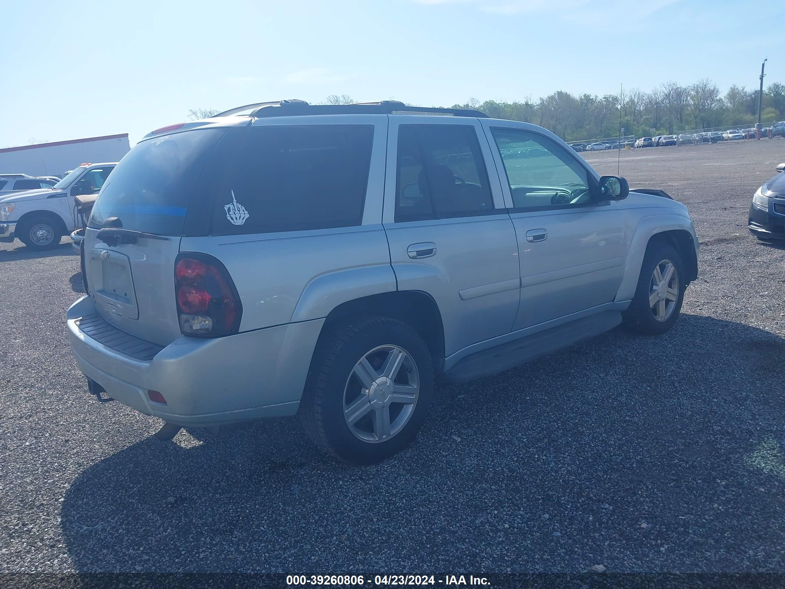 Photo 3 VIN: 1GNDT13S872213313 - CHEVROLET TRAILBLAZER 