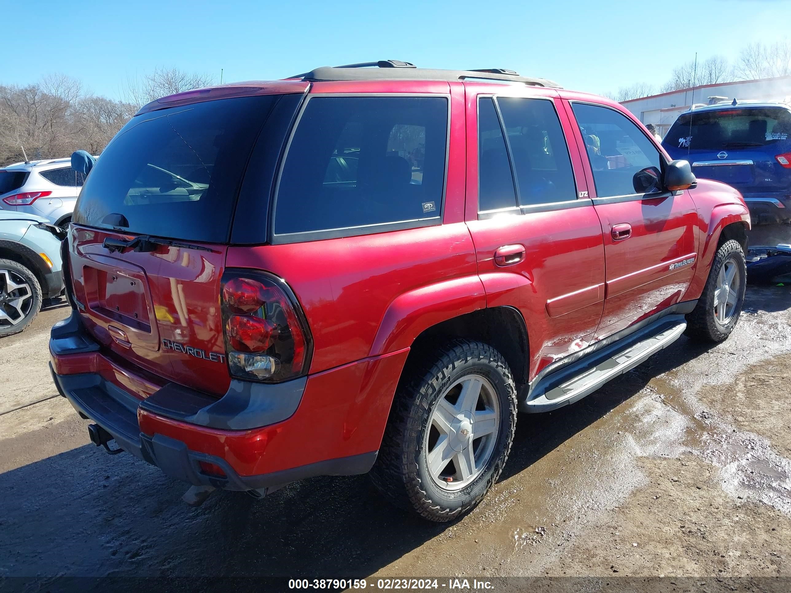 Photo 3 VIN: 1GNDT13S922191332 - CHEVROLET TRAILBLAZER 