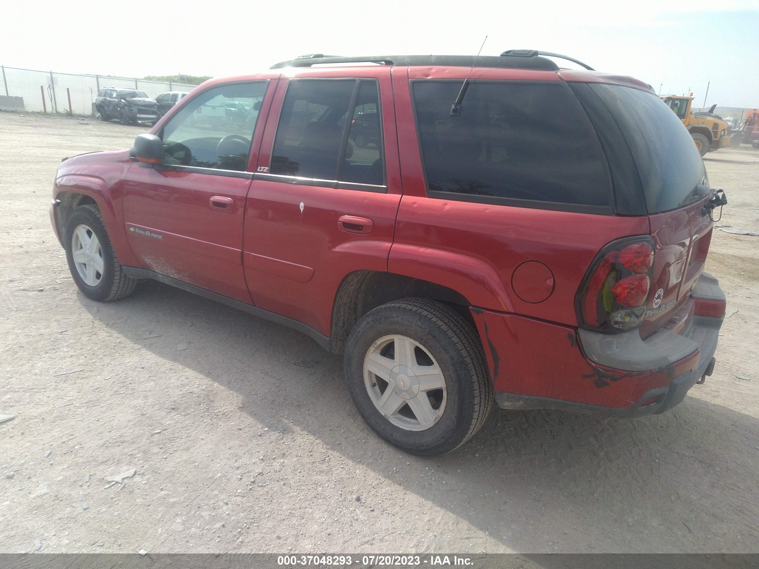 Photo 2 VIN: 1GNDT13S922213961 - CHEVROLET TRAILBLAZER 