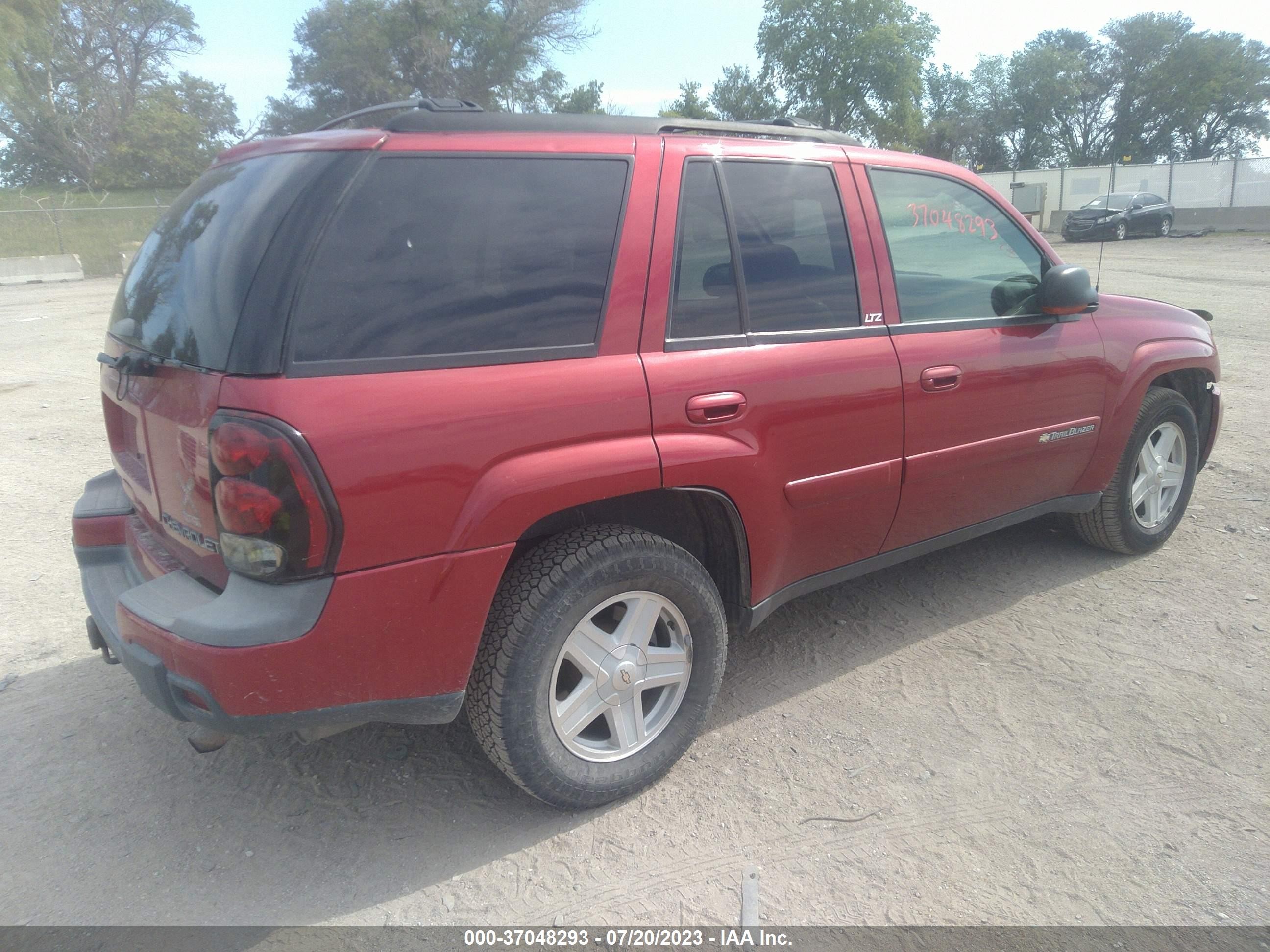 Photo 3 VIN: 1GNDT13S922213961 - CHEVROLET TRAILBLAZER 