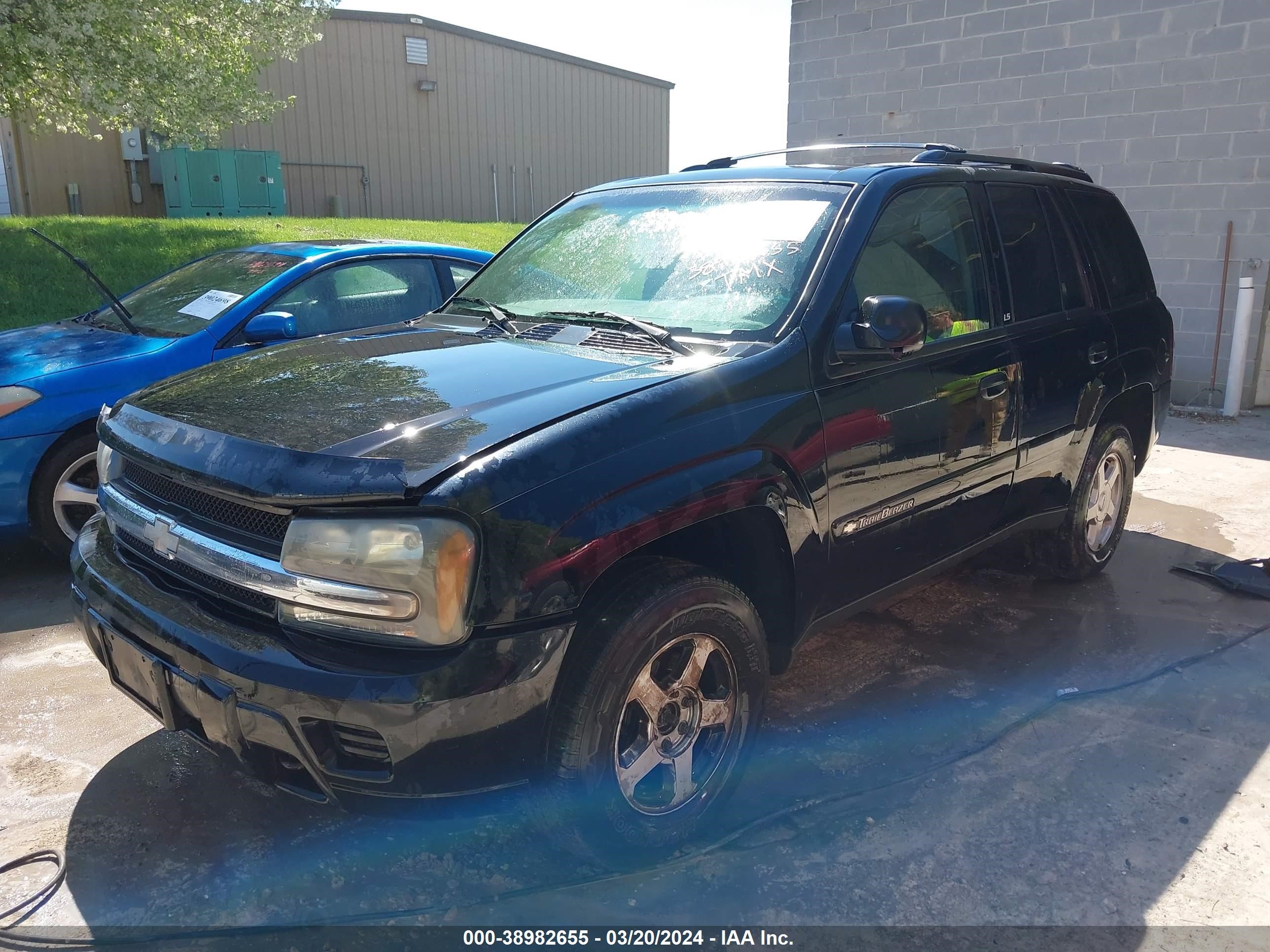 Photo 1 VIN: 1GNDT13S922348793 - CHEVROLET TRAILBLAZER 