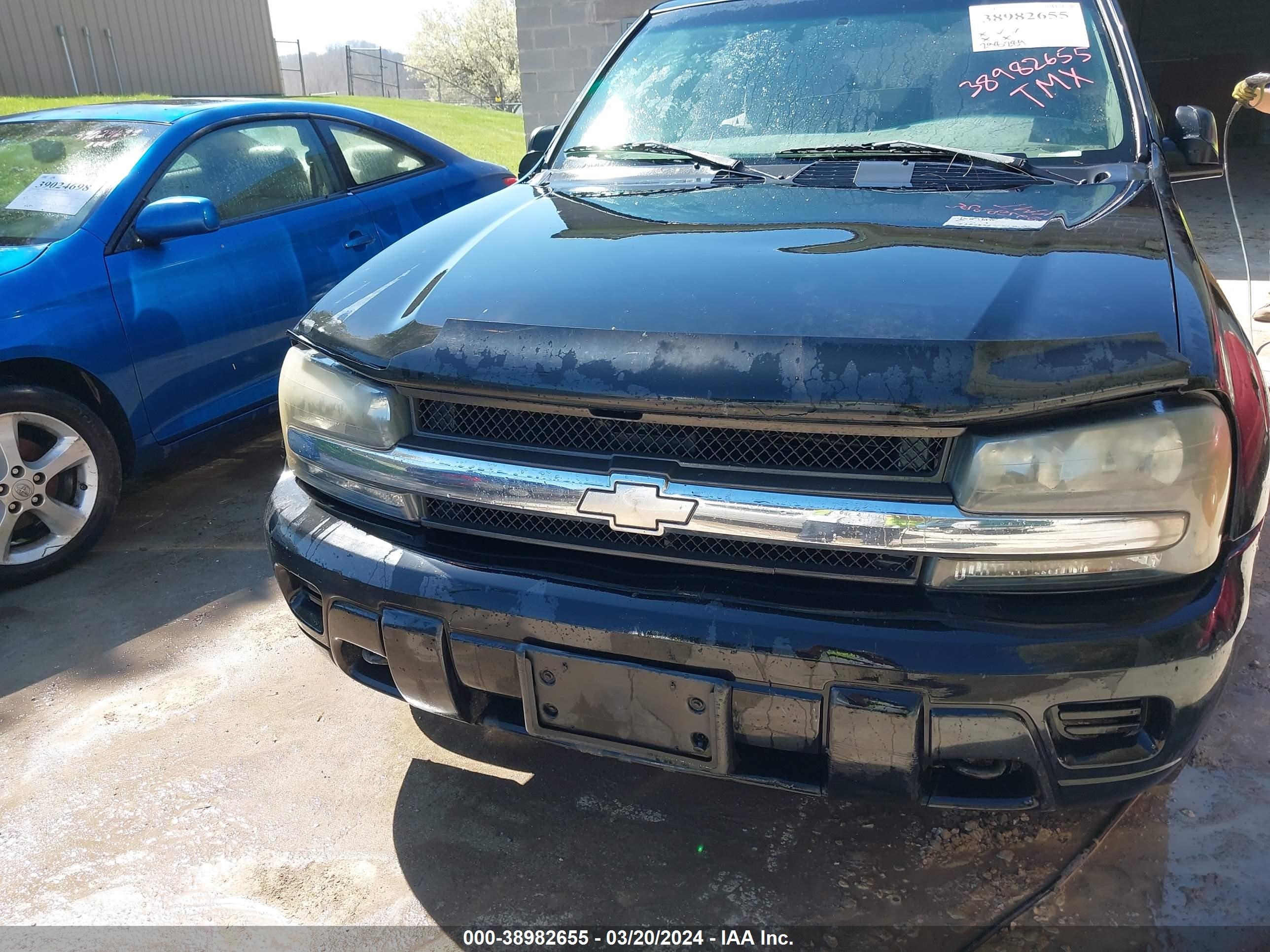 Photo 5 VIN: 1GNDT13S922348793 - CHEVROLET TRAILBLAZER 