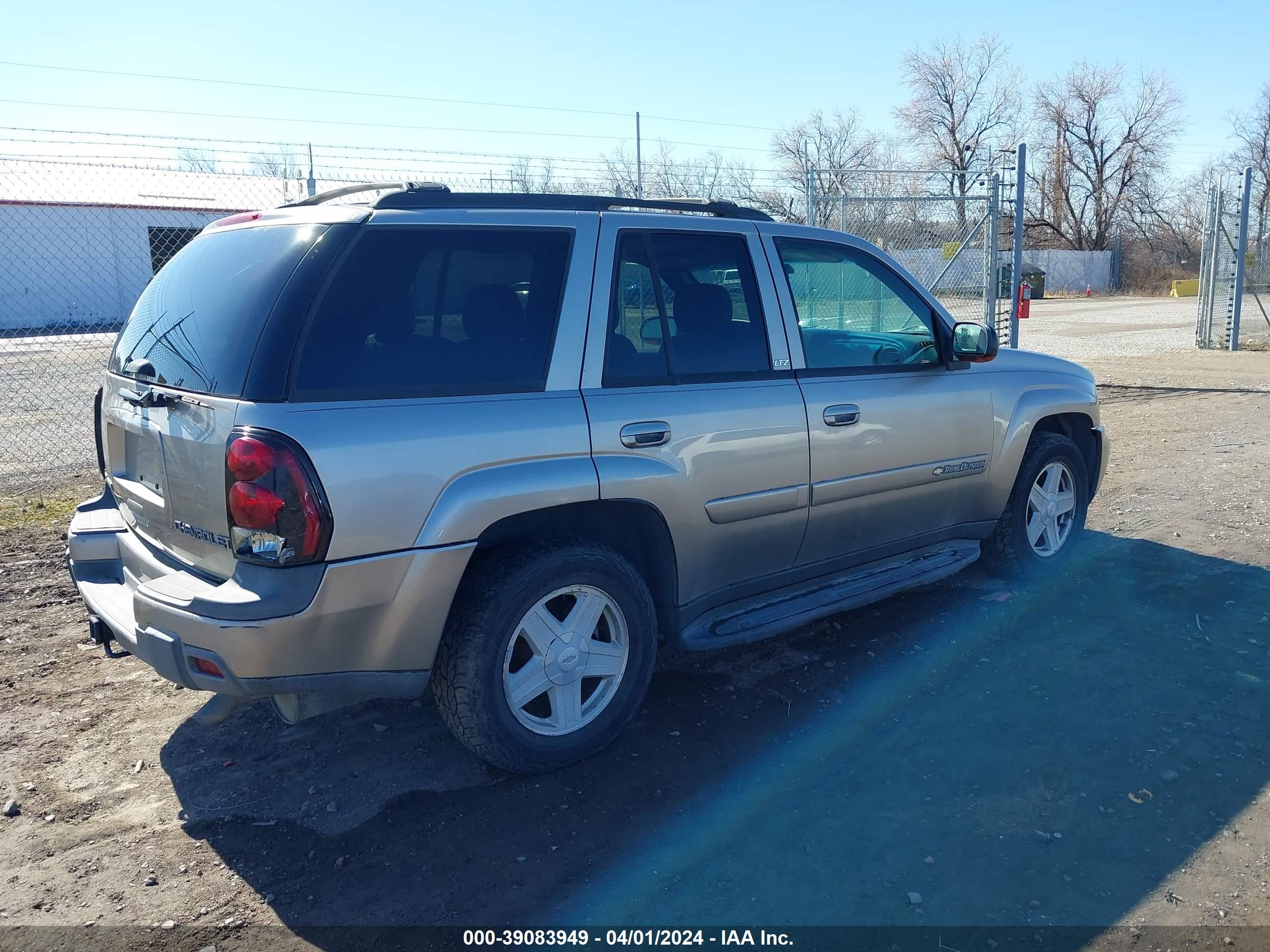 Photo 3 VIN: 1GNDT13S922382975 - CHEVROLET TRAILBLAZER 