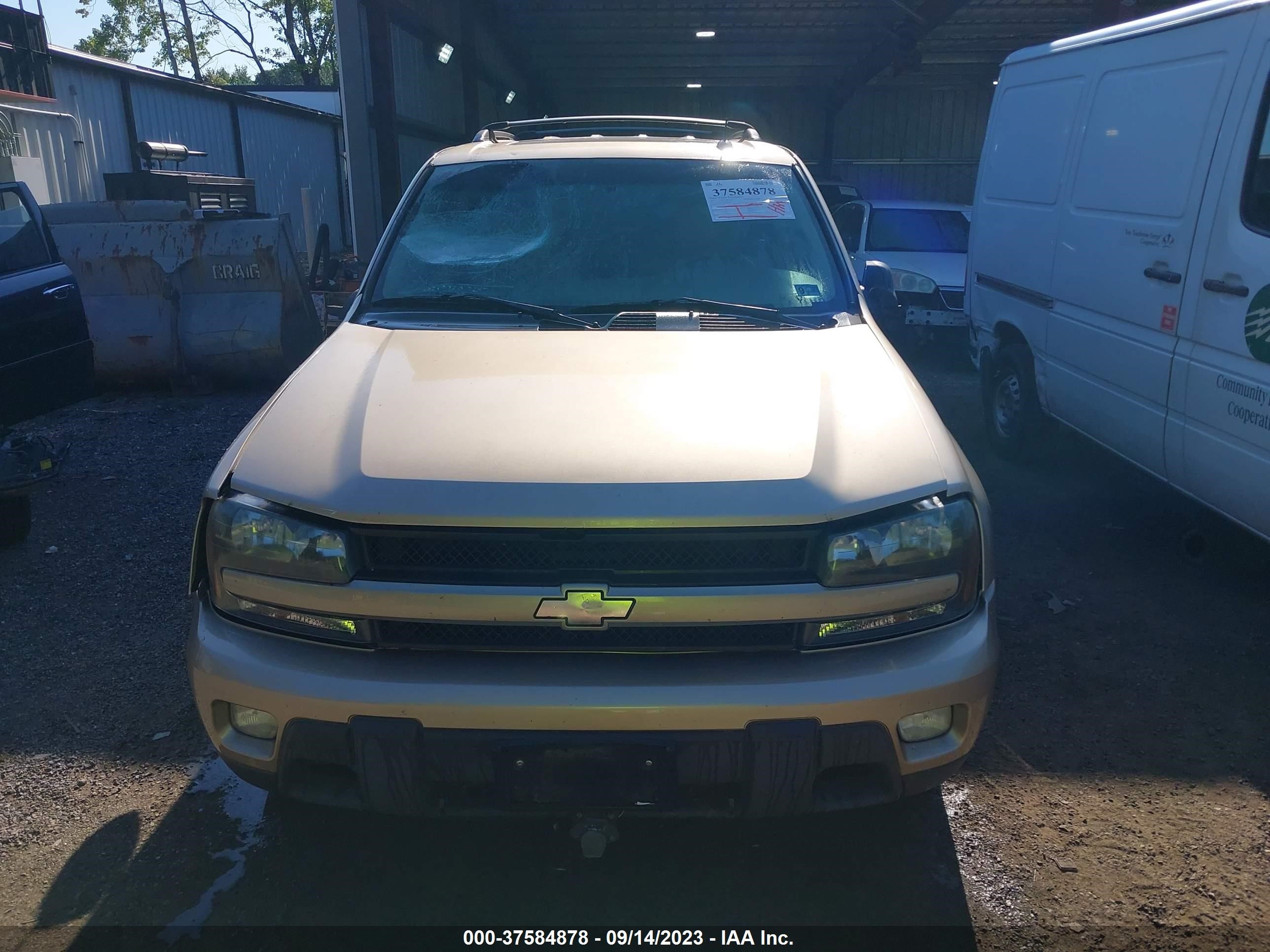 Photo 11 VIN: 1GNDT13S942258630 - CHEVROLET TRAILBLAZER 