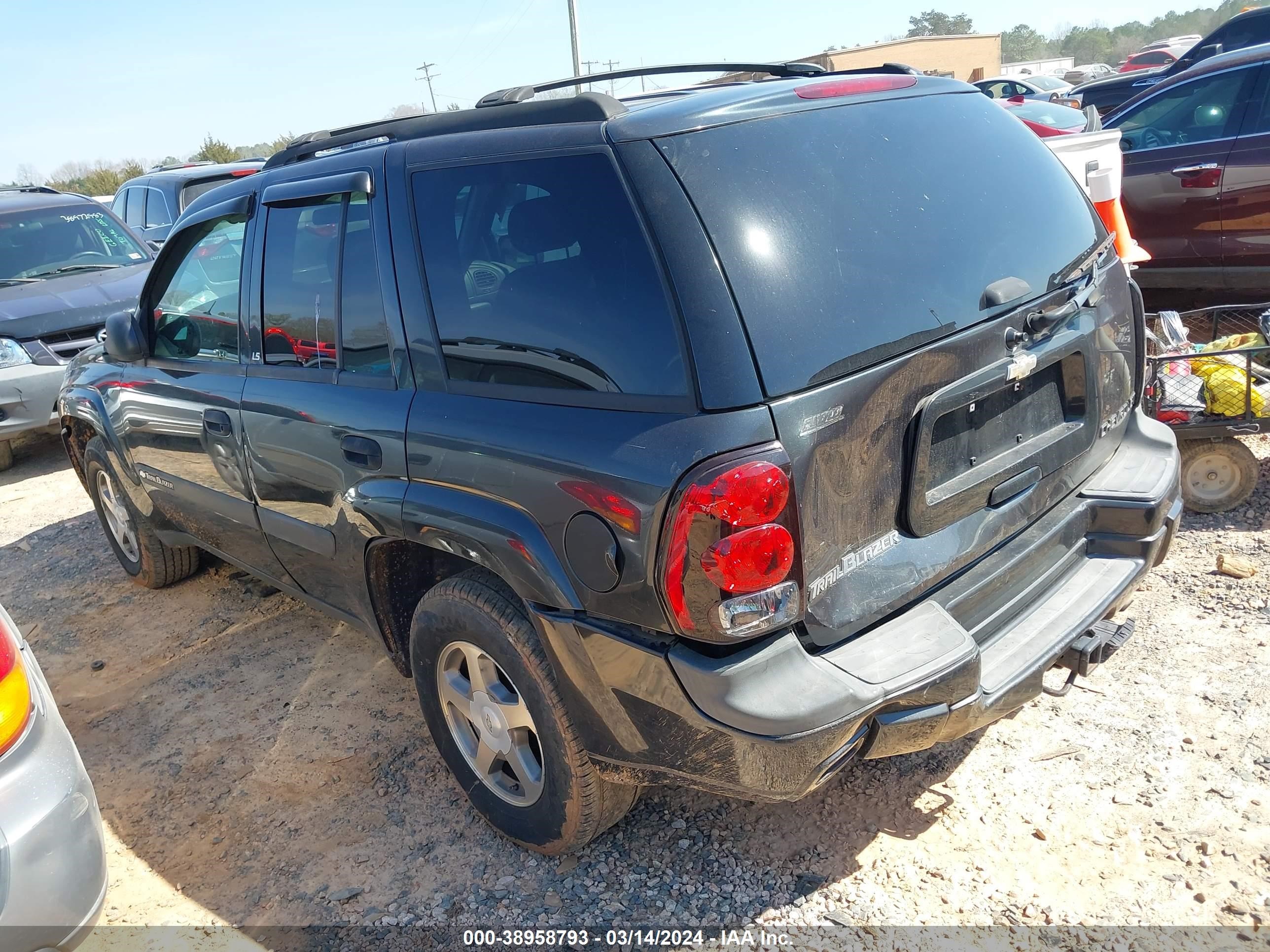 Photo 2 VIN: 1GNDT13S942315411 - CHEVROLET TRAILBLAZER 