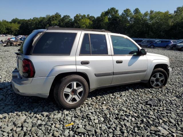 Photo 2 VIN: 1GNDT13S952284176 - CHEVROLET TRAILBLAZE 