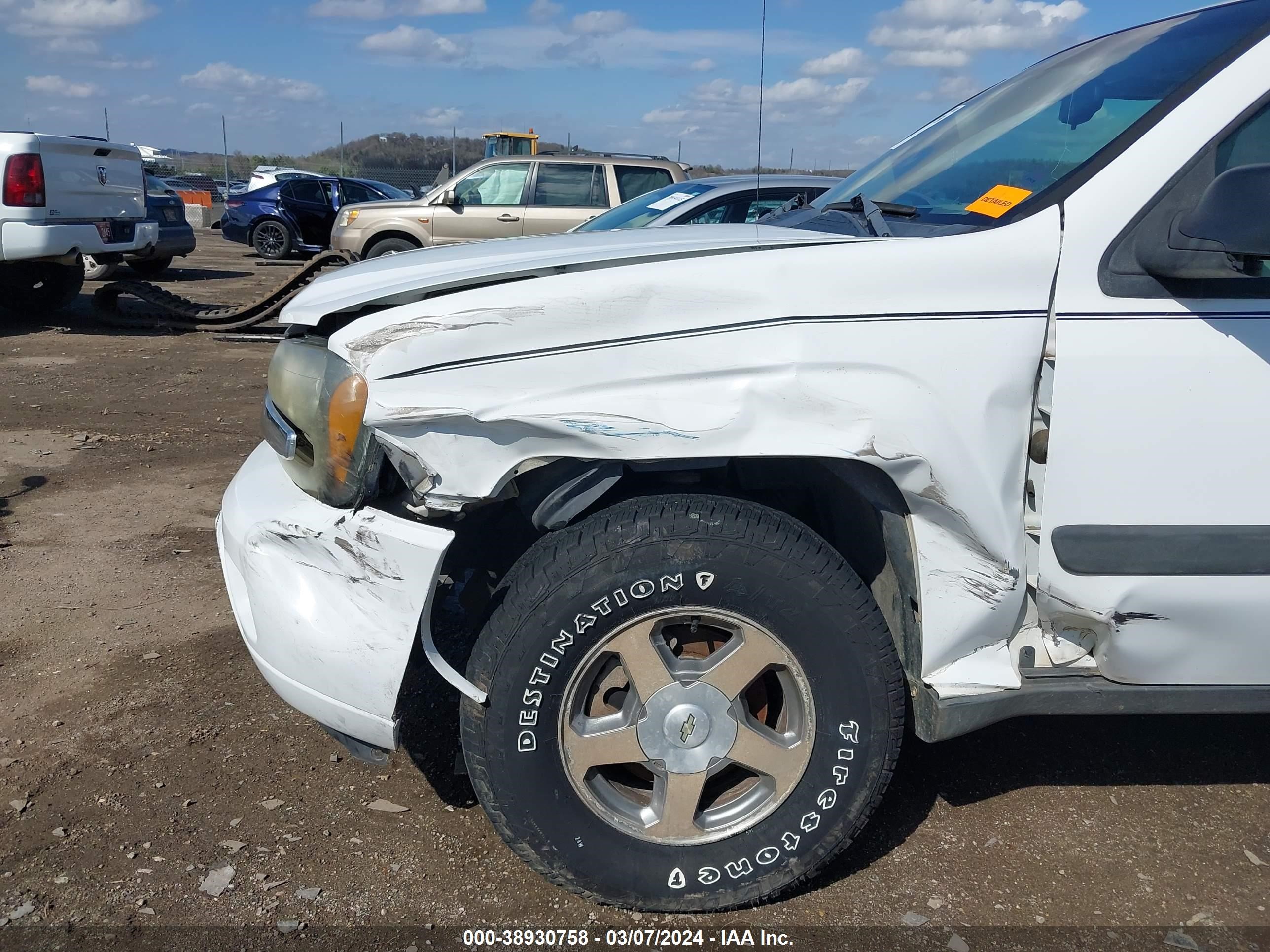 Photo 5 VIN: 1GNDT13S952296053 - CHEVROLET TRAILBLAZER 