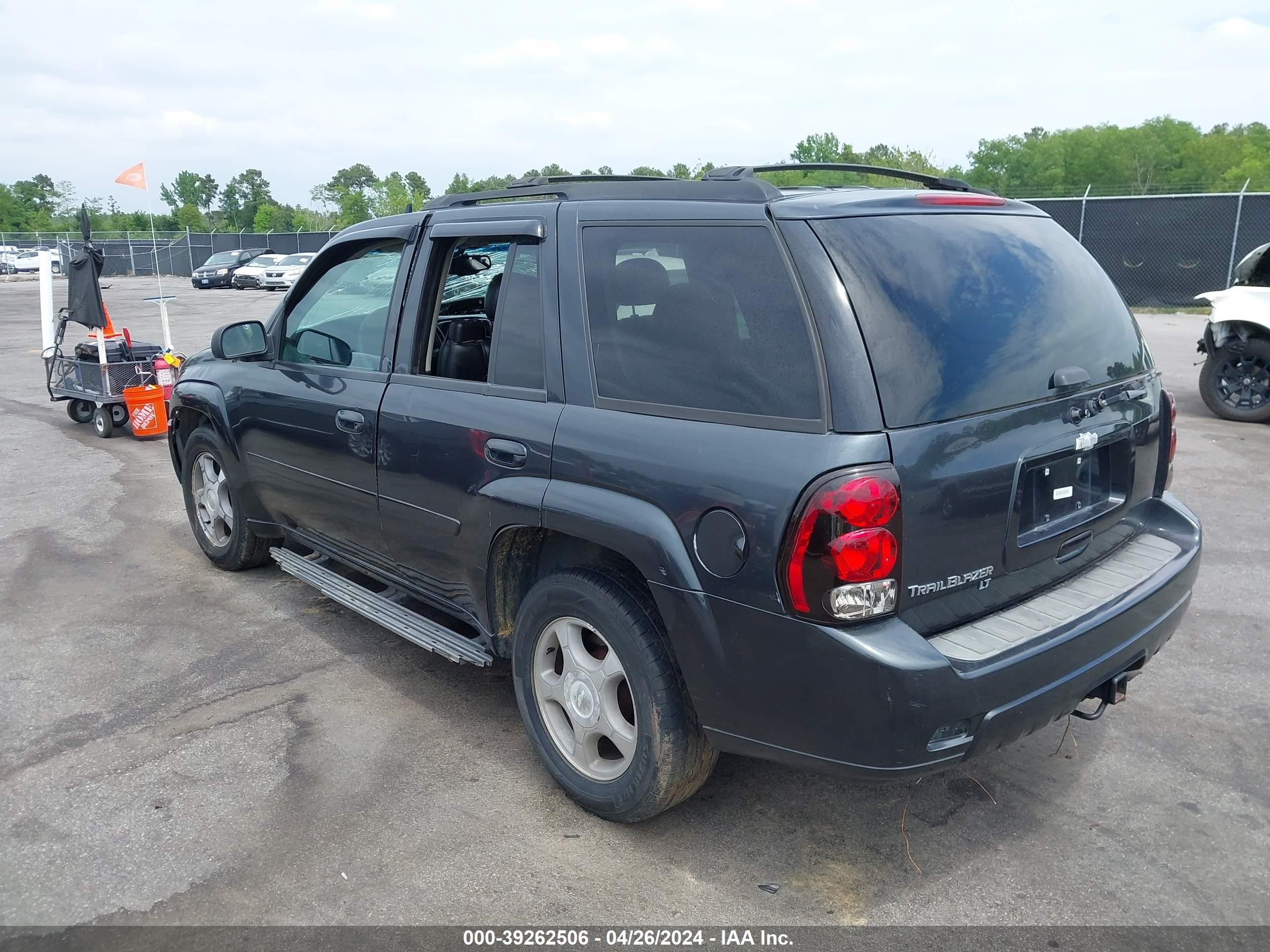 Photo 2 VIN: 1GNDT13S962145277 - CHEVROLET TRAILBLAZER 