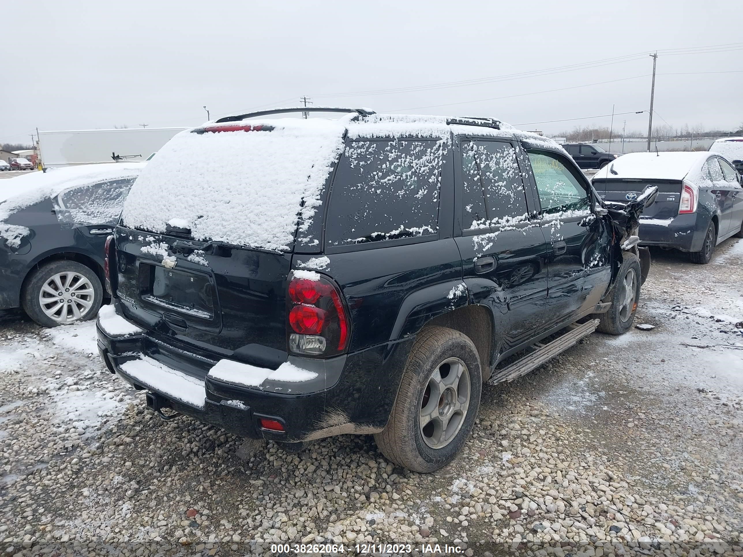 Photo 3 VIN: 1GNDT13S962322653 - CHEVROLET TRAILBLAZER 