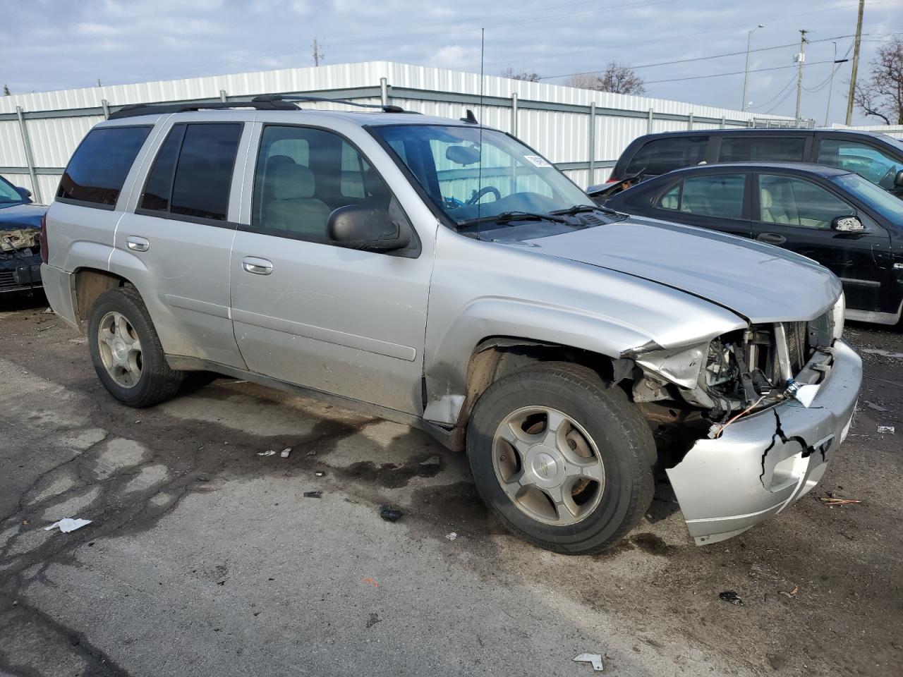 Photo 3 VIN: 1GNDT13S982116462 - CHEVROLET TRAILBLAZER 