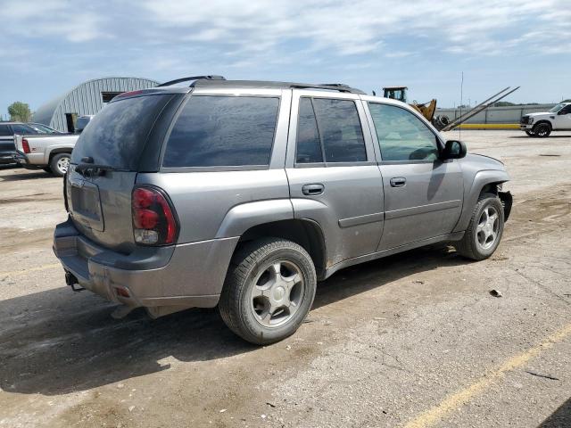 Photo 2 VIN: 1GNDT13S982122018 - CHEVROLET TRAILBLAZE 