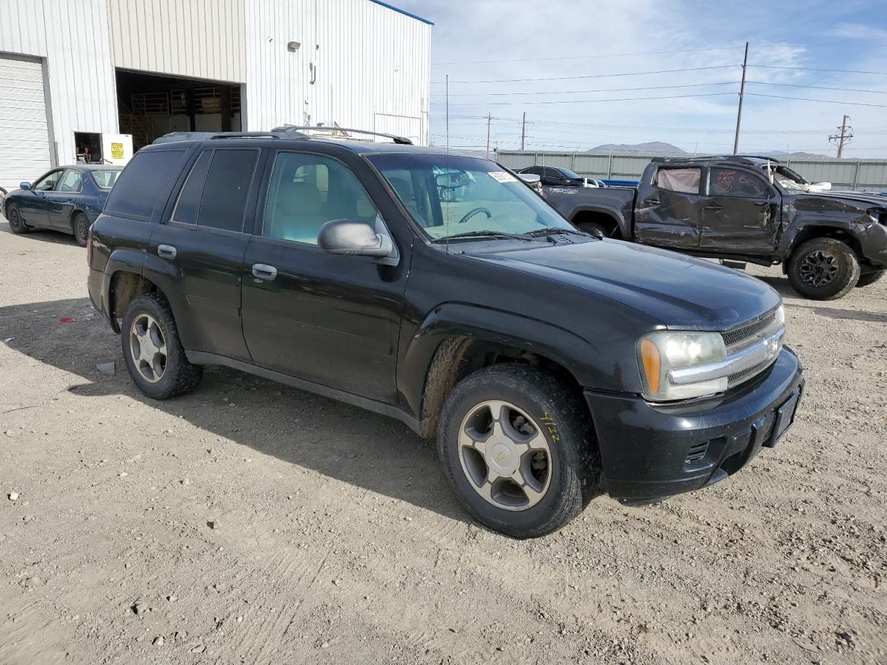 Photo 3 VIN: 1GNDT13S982195390 - CHEVROLET TRAILBLAZER 