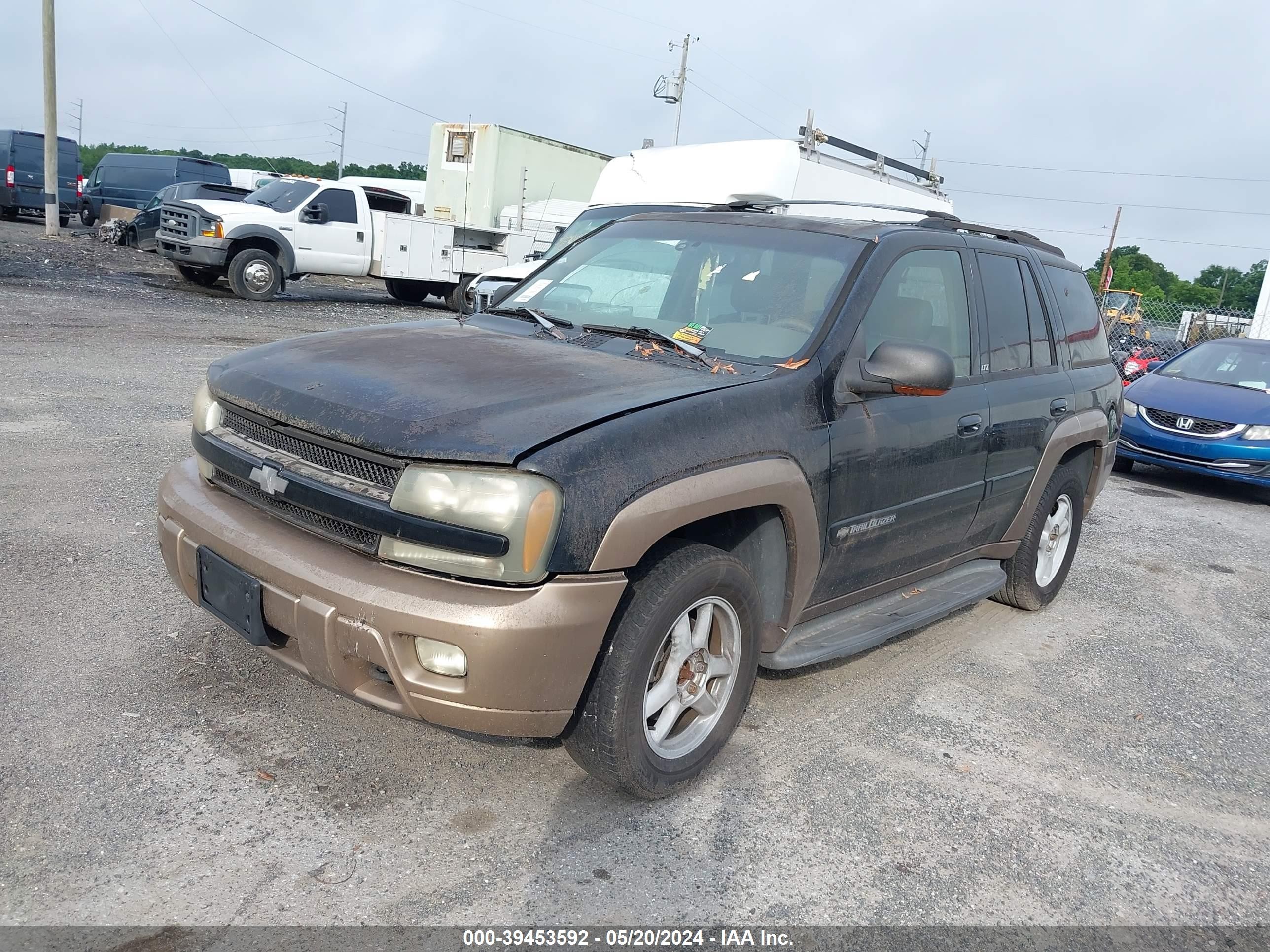 Photo 1 VIN: 1GNDT13SX22334210 - CHEVROLET TRAILBLAZER 