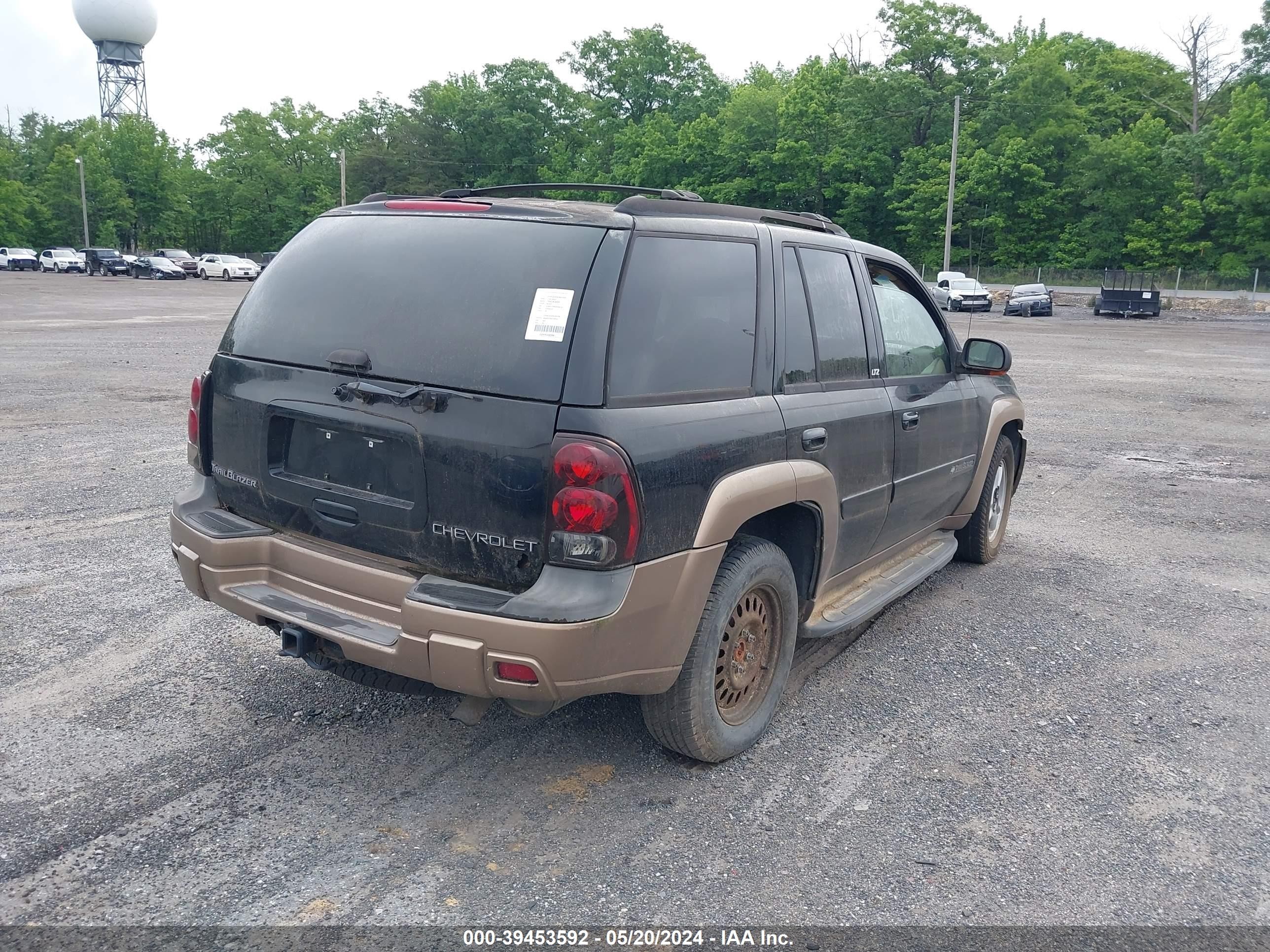 Photo 3 VIN: 1GNDT13SX22334210 - CHEVROLET TRAILBLAZER 