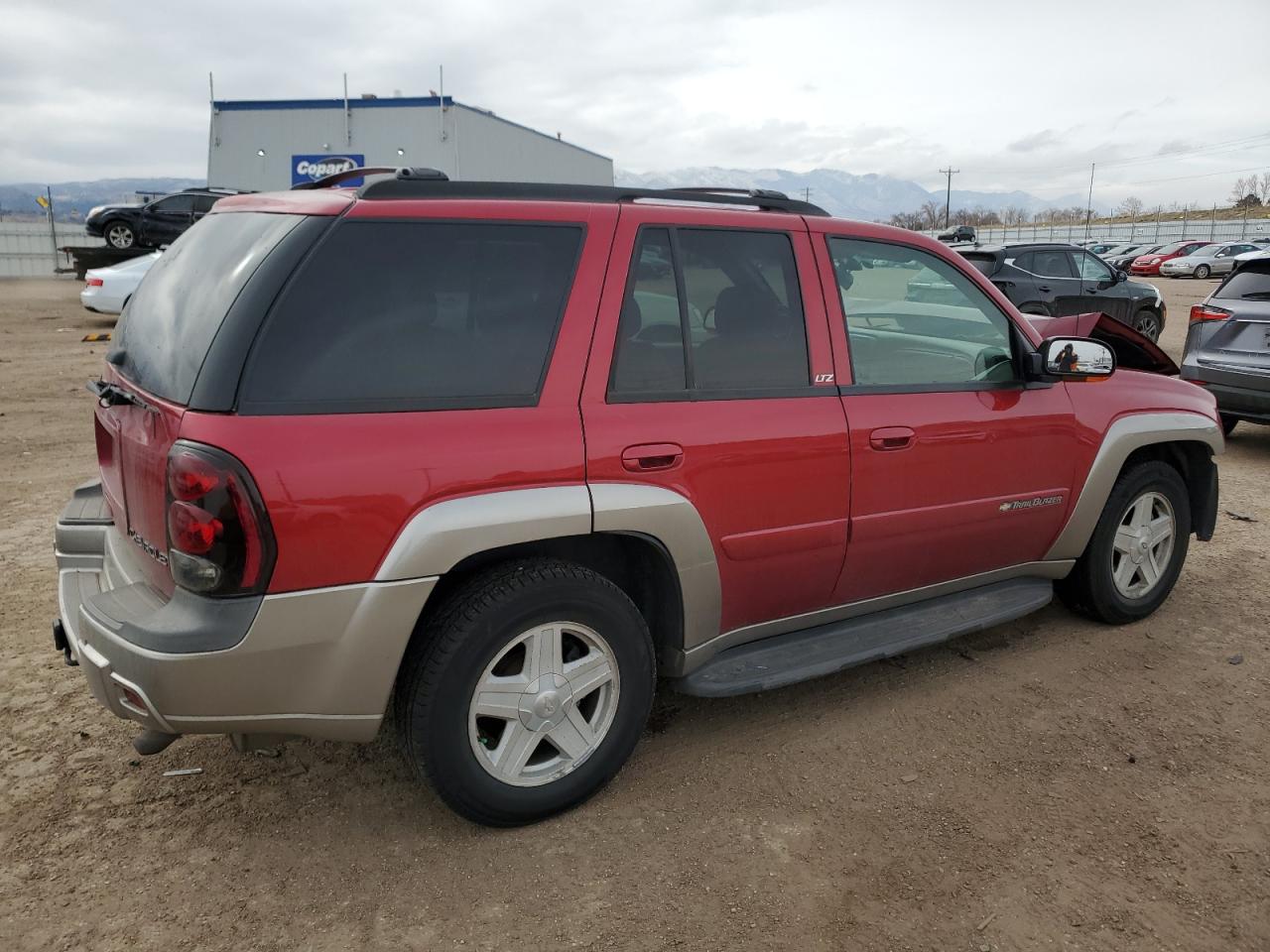 Photo 2 VIN: 1GNDT13SX22482373 - CHEVROLET TRAILBLAZER 