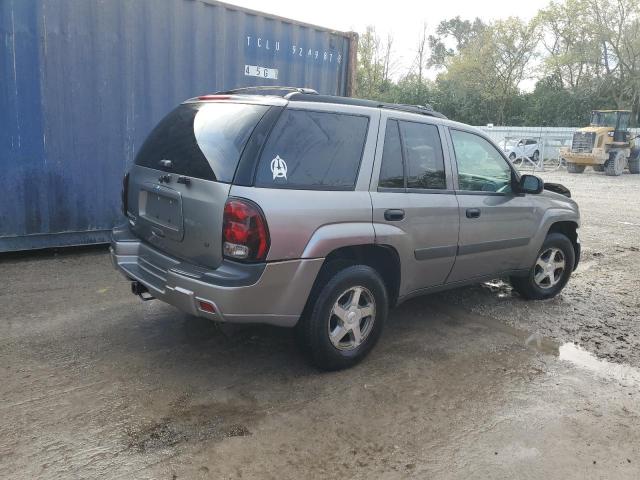 Photo 2 VIN: 1GNDT13SX52256516 - CHEVROLET TRAILBLAZE 