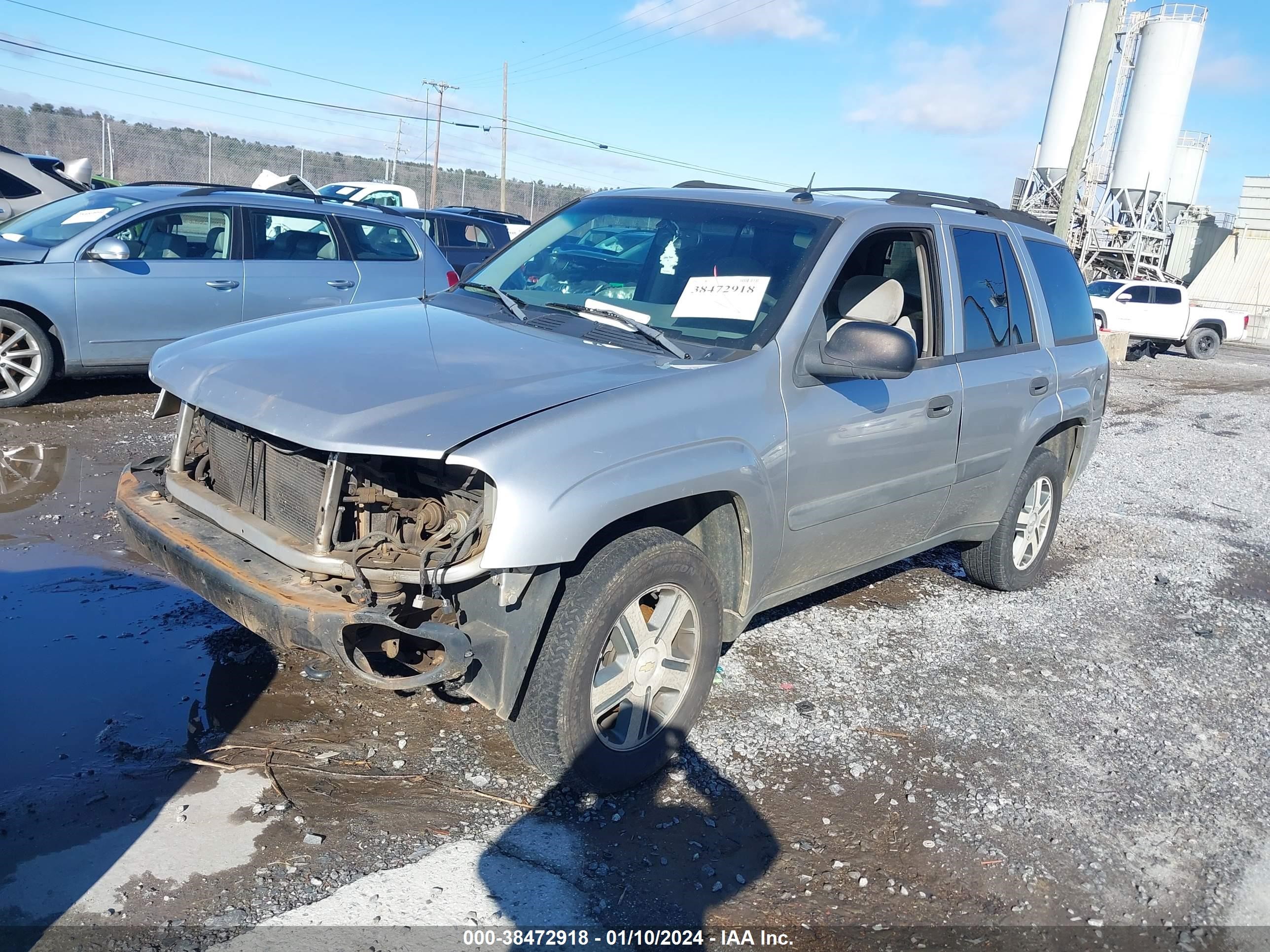 Photo 1 VIN: 1GNDT13SX52285160 - CHEVROLET TRAILBLAZER 