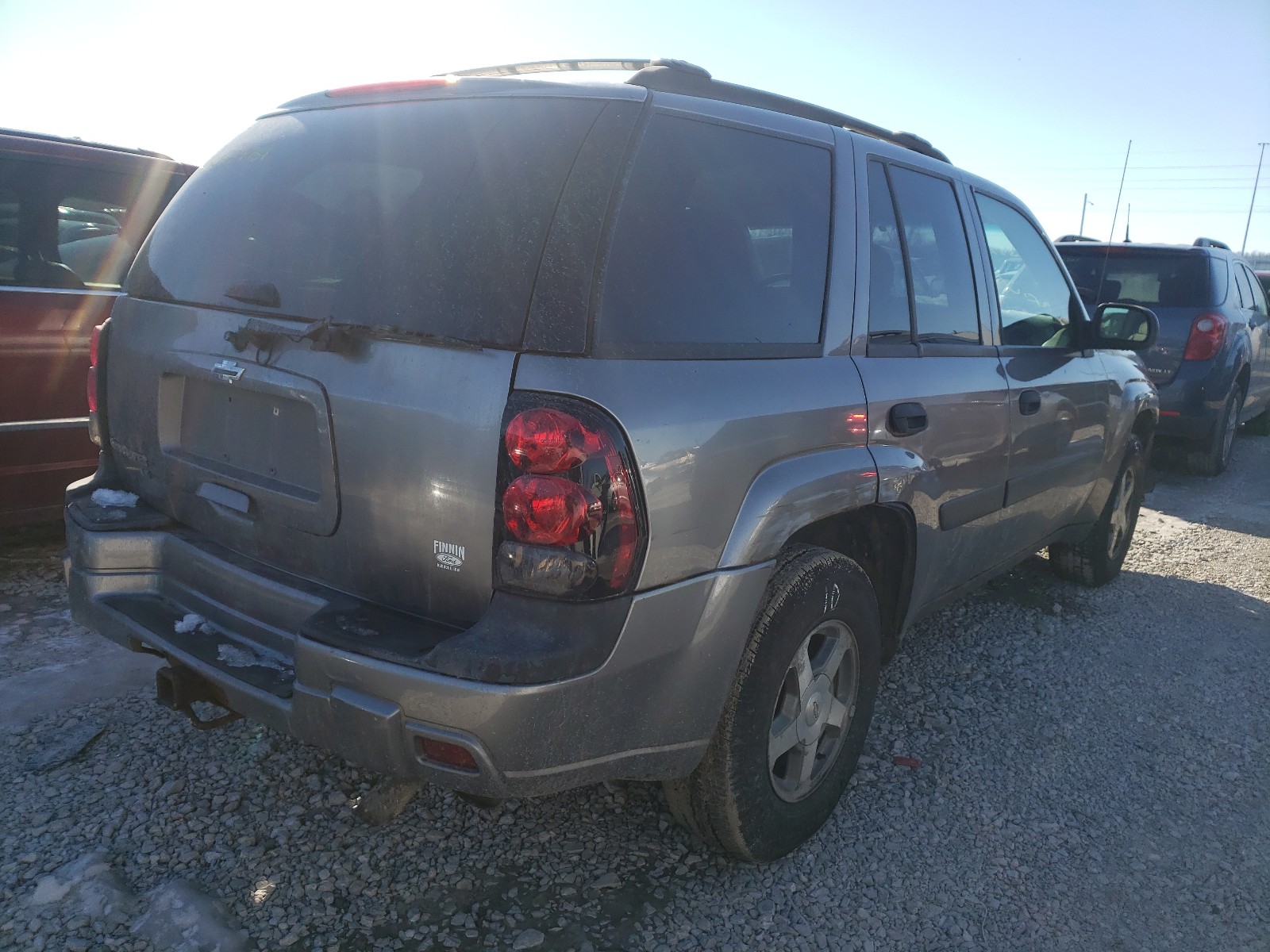 Photo 3 VIN: 1GNDT13SX52343185 - CHEVROLET TRAILBLAZE 