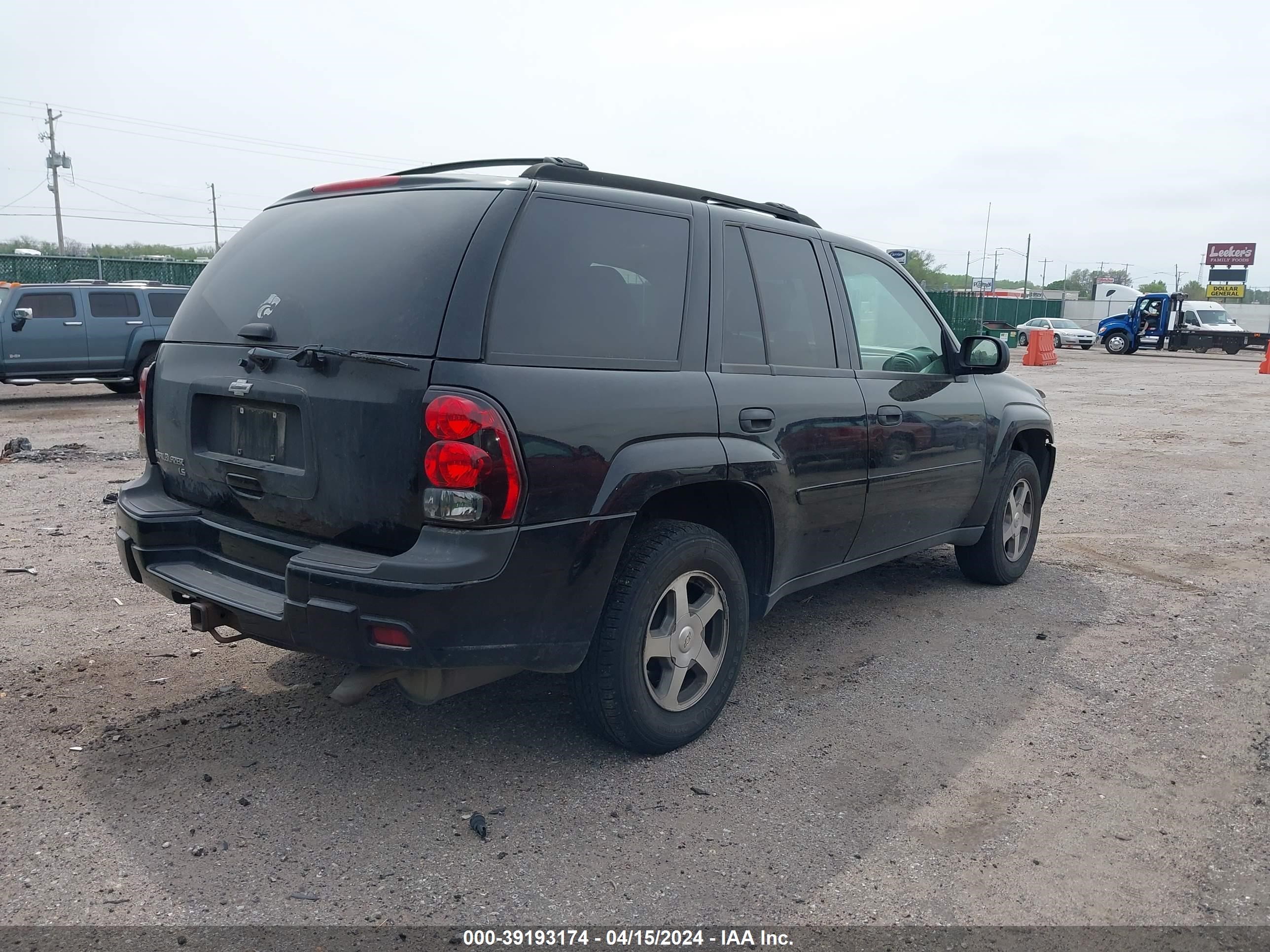 Photo 3 VIN: 1GNDT13SX62303058 - CHEVROLET TRAILBLAZER 