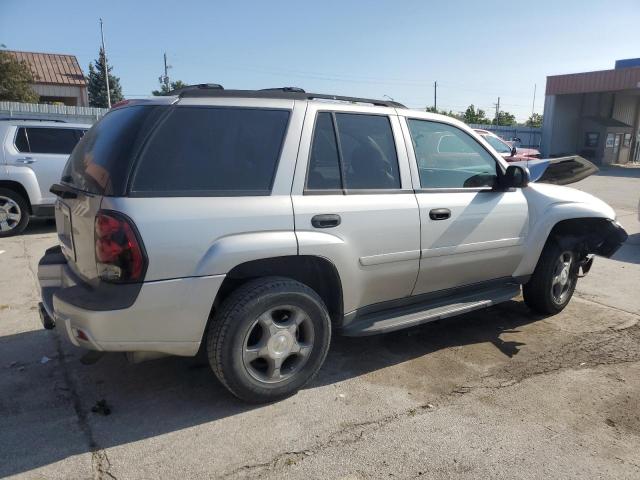 Photo 2 VIN: 1GNDT13SX72218741 - CHEVROLET TRAILBLAZE 