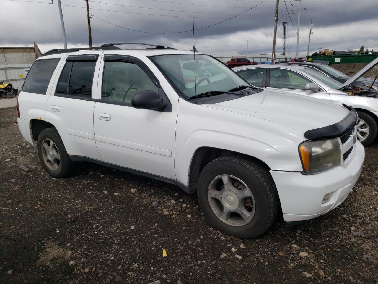 Photo 3 VIN: 1GNDT13SX82113537 - CHEVROLET TRAILBLAZER 