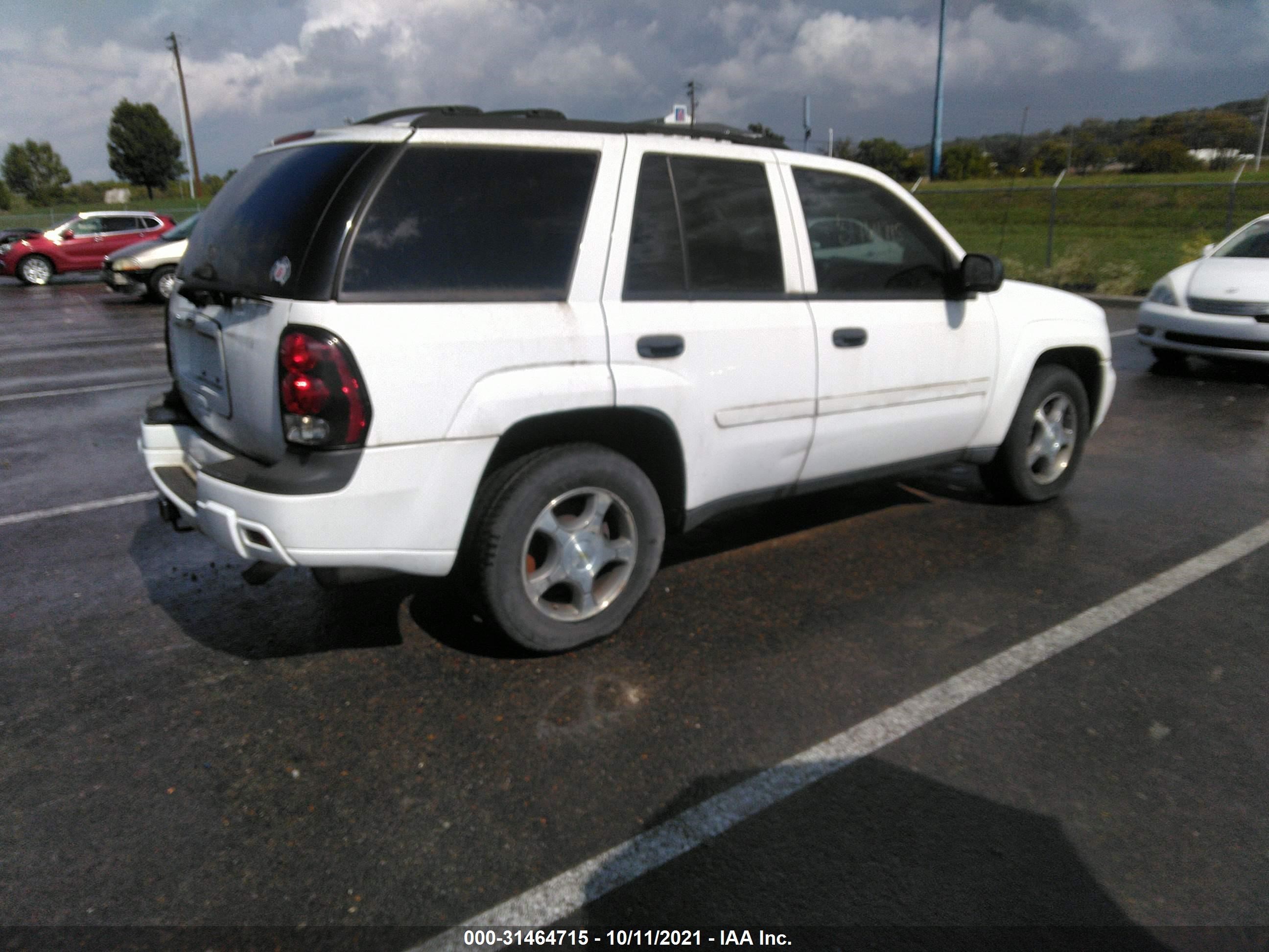 Photo 3 VIN: 1GNDT13SX82171373 - CHEVROLET TRAILBLAZER 