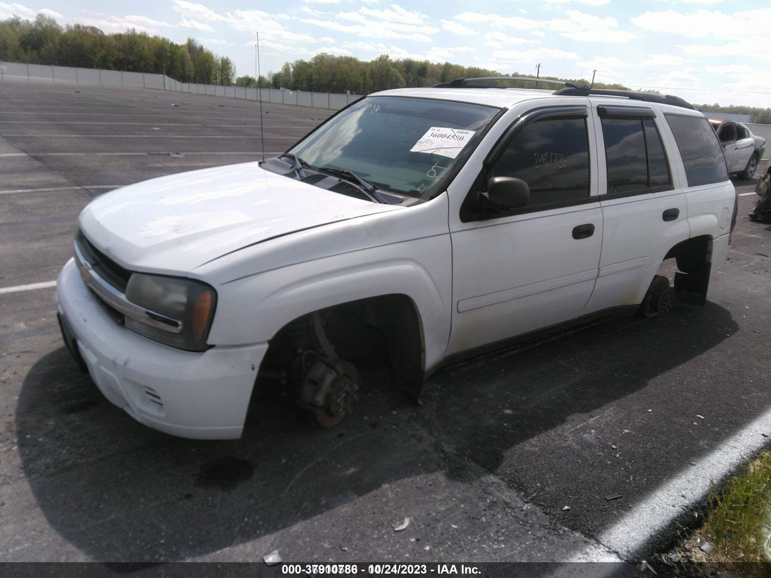 Photo 1 VIN: 1GNDT13SX82235959 - CHEVROLET TRAILBLAZER 