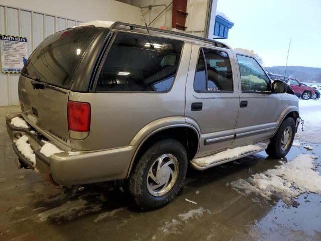 Photo 2 VIN: 1GNDT13W012221898 - CHEVROLET BLAZER 