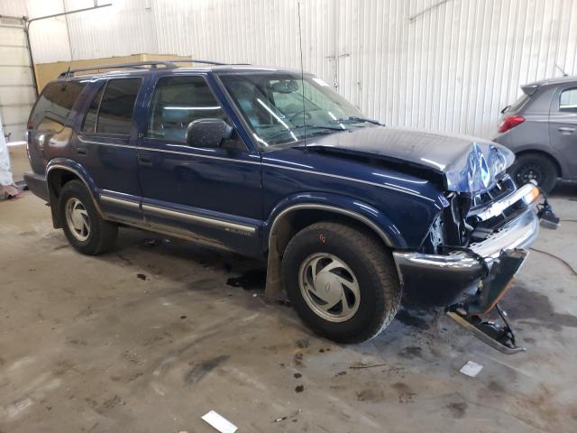 Photo 3 VIN: 1GNDT13W01K224400 - CHEVROLET BLAZER 