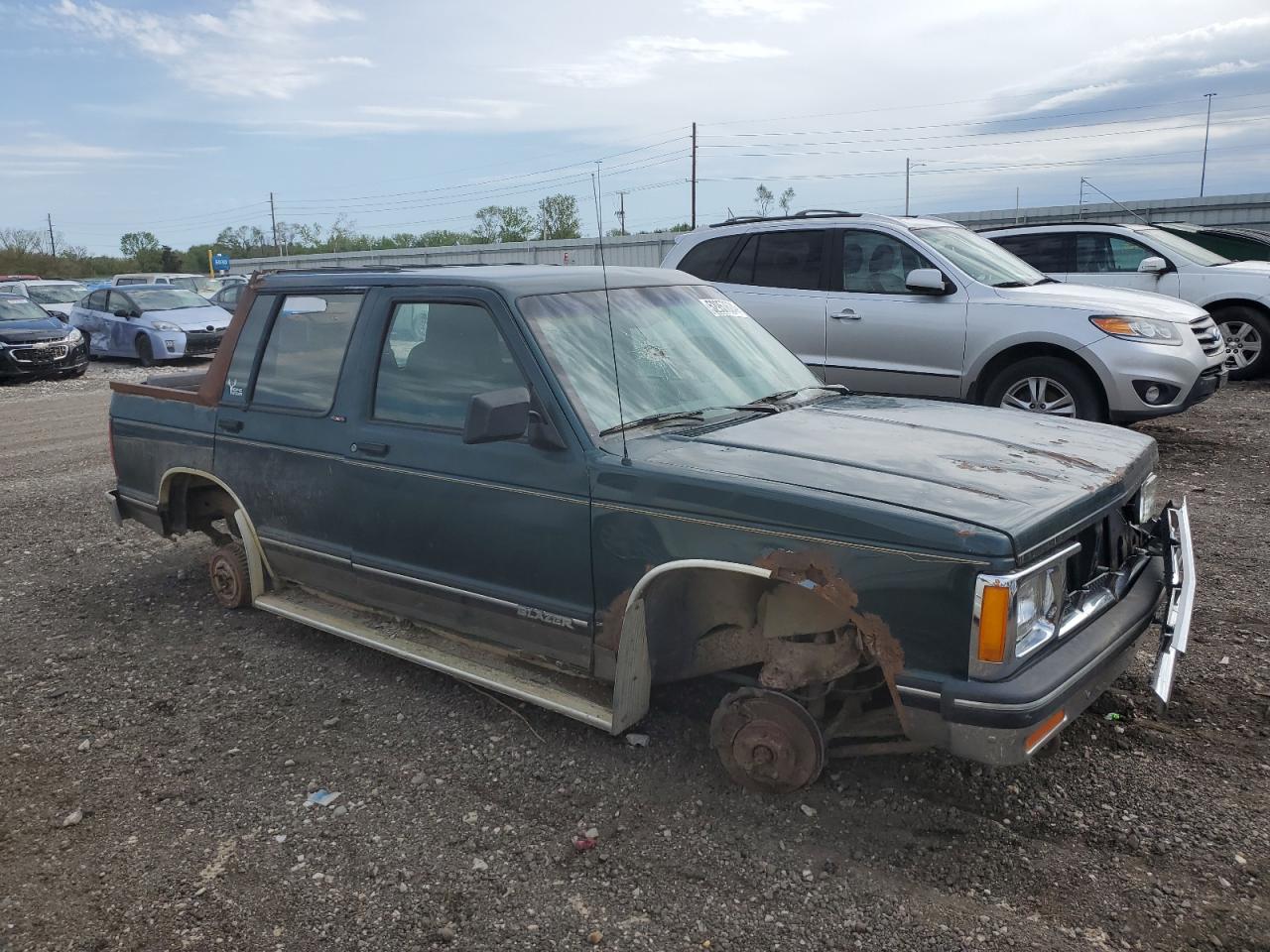 Photo 3 VIN: 1GNDT13W0R0122148 - CHEVROLET BLAZER 