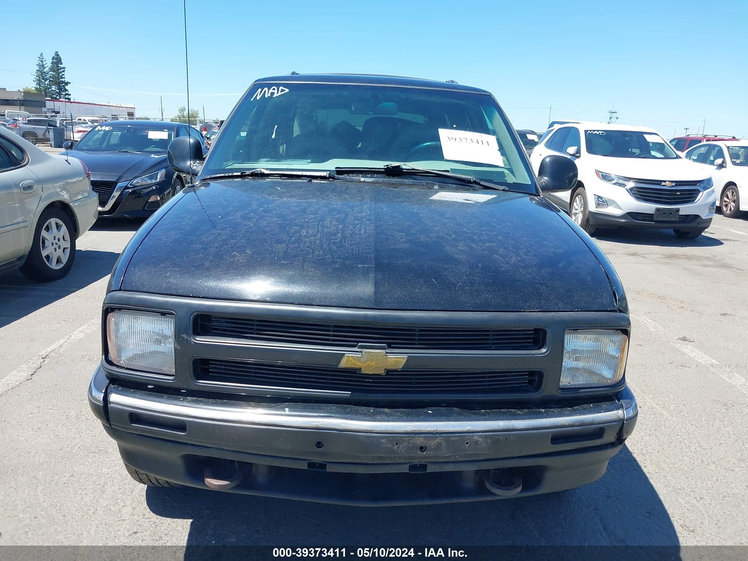 Photo 5 VIN: 1GNDT13W0S2197264 - CHEVROLET BLAZER 