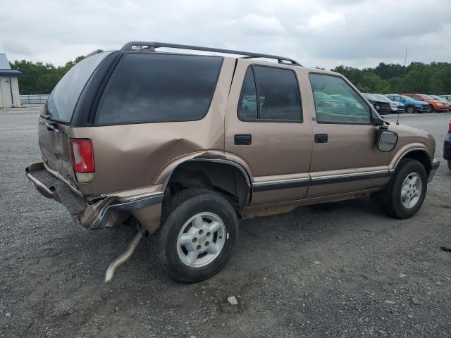 Photo 2 VIN: 1GNDT13W0T2261109 - CHEVROLET BLAZER 