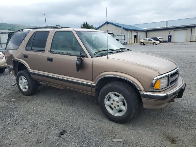 Photo 3 VIN: 1GNDT13W0T2261109 - CHEVROLET BLAZER 