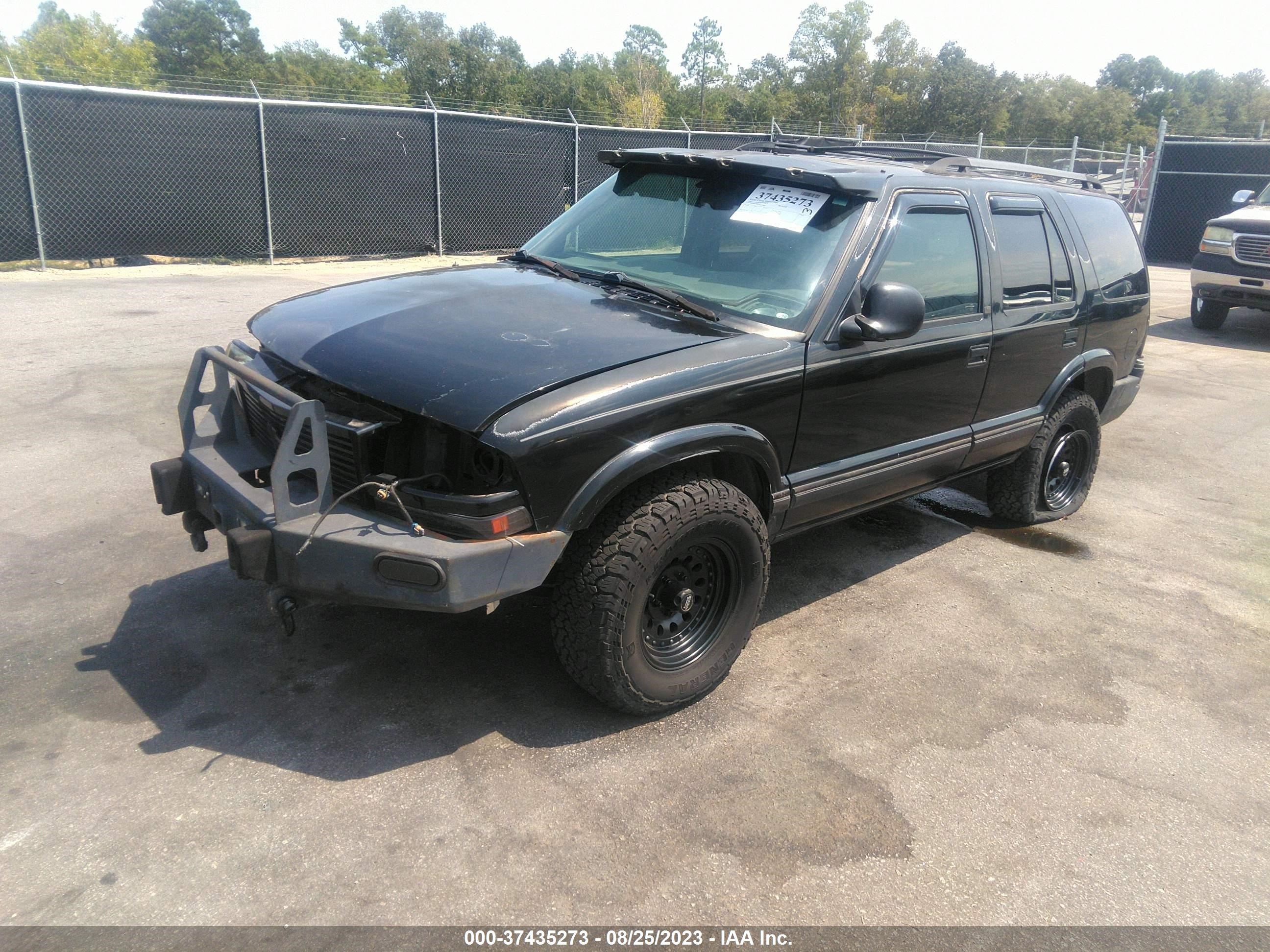 Photo 1 VIN: 1GNDT13W0VK159960 - CHEVROLET BLAZER 