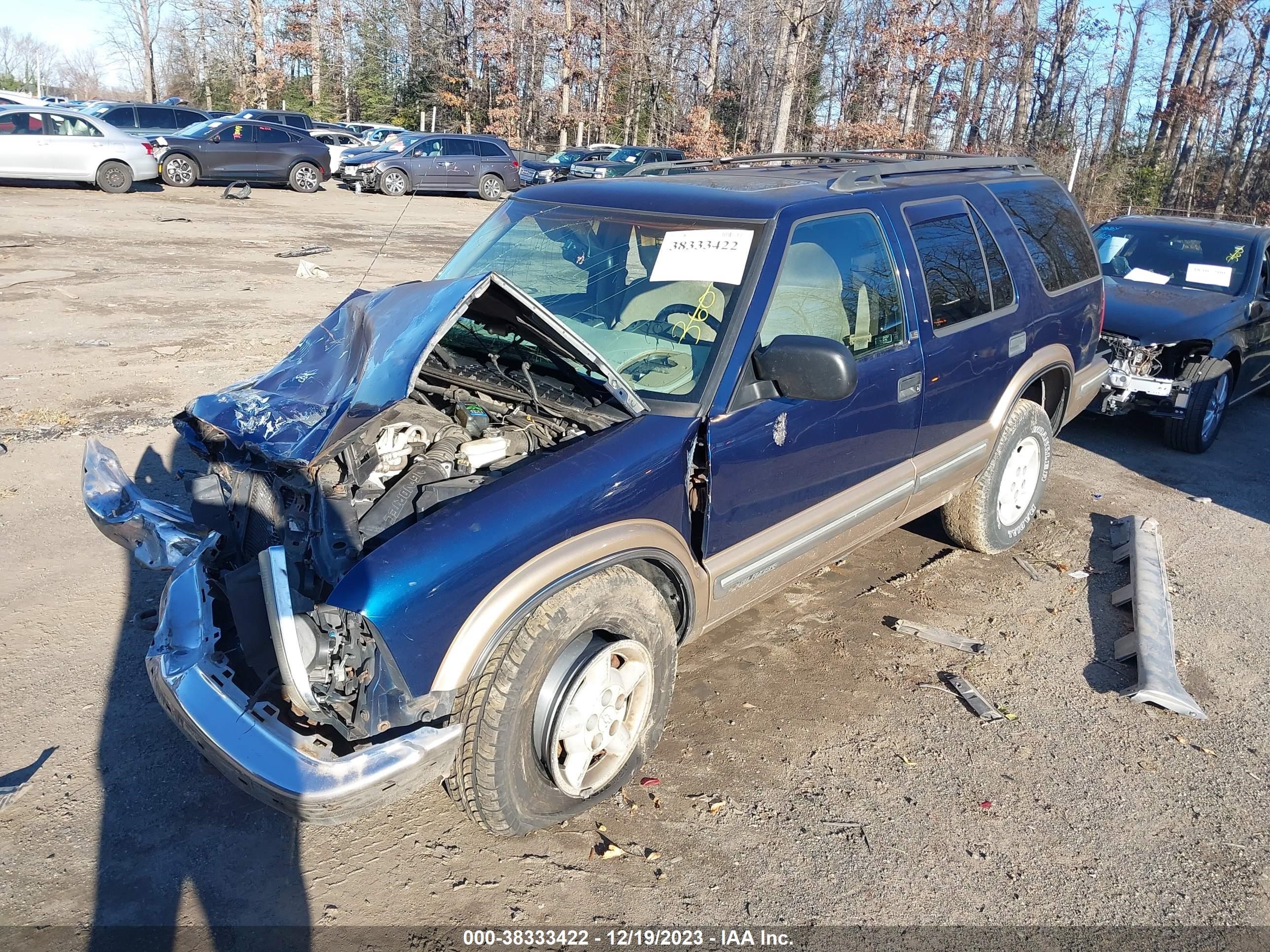 Photo 1 VIN: 1GNDT13W0X2211218 - CHEVROLET BLAZER 