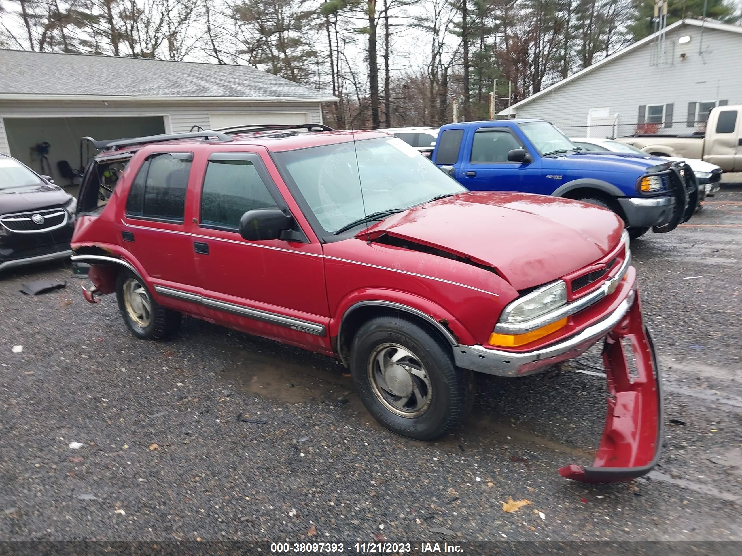 Photo 0 VIN: 1GNDT13W11K217827 - CHEVROLET BLAZER 