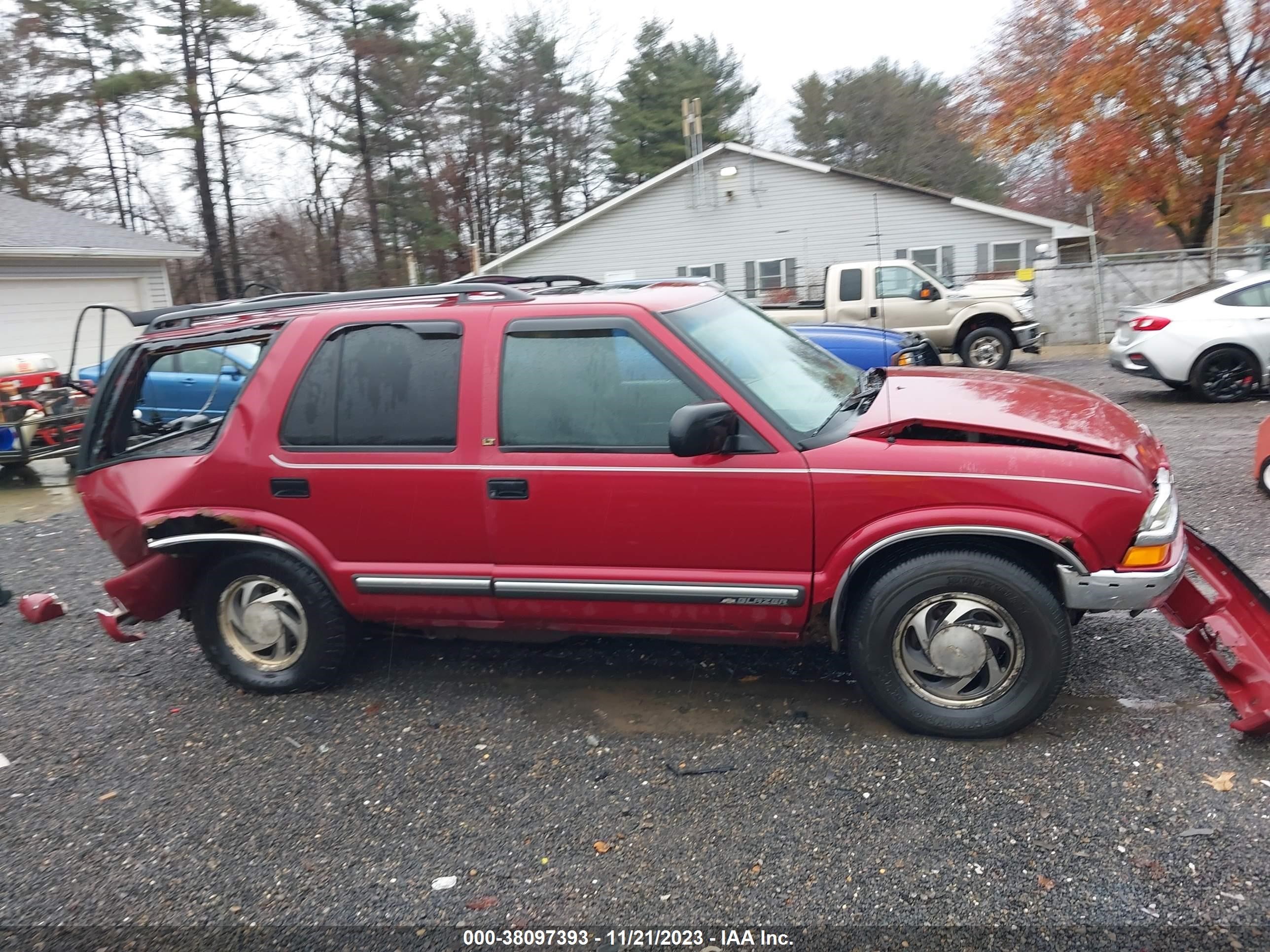 Photo 13 VIN: 1GNDT13W11K217827 - CHEVROLET BLAZER 