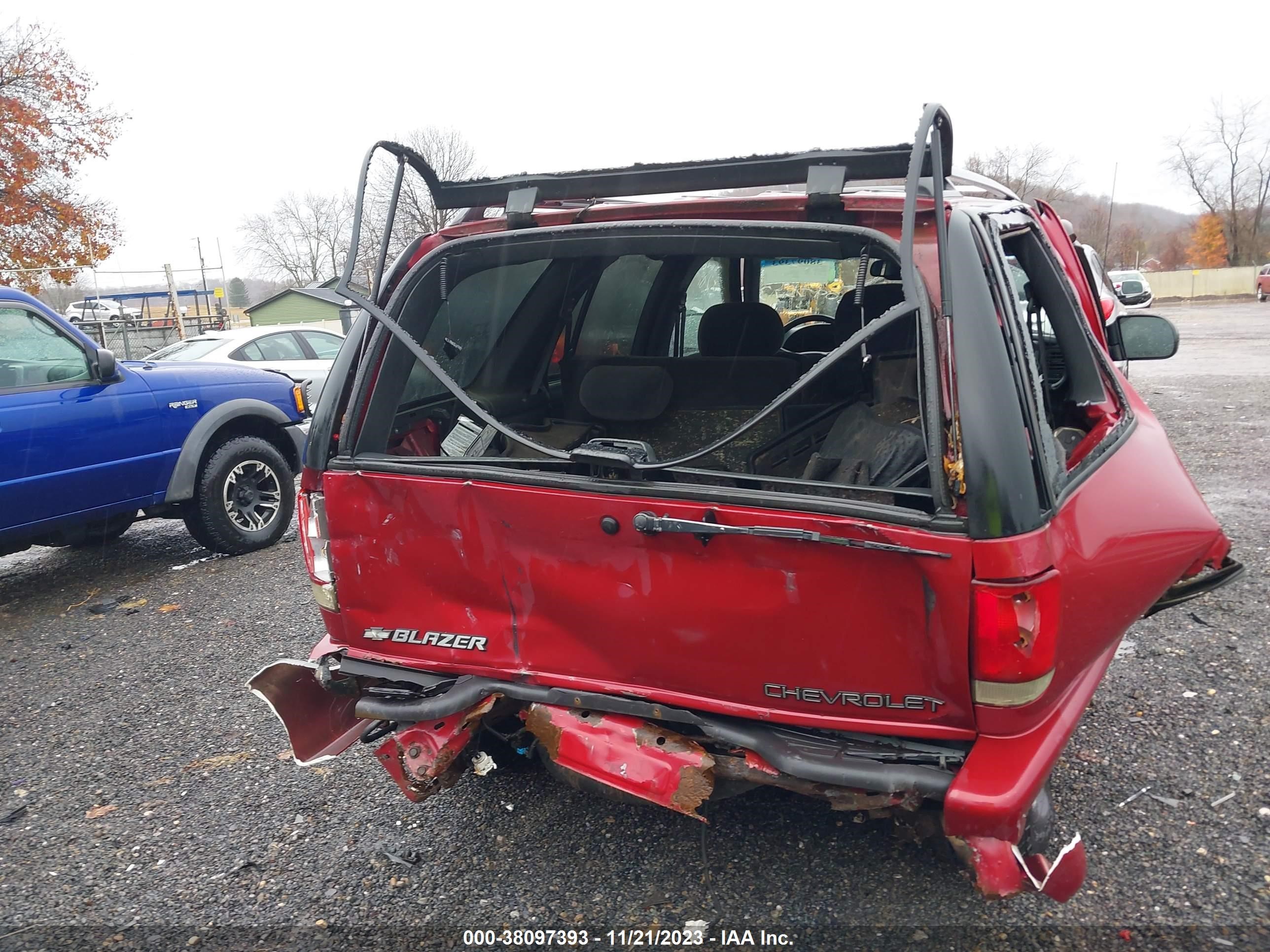 Photo 16 VIN: 1GNDT13W11K217827 - CHEVROLET BLAZER 