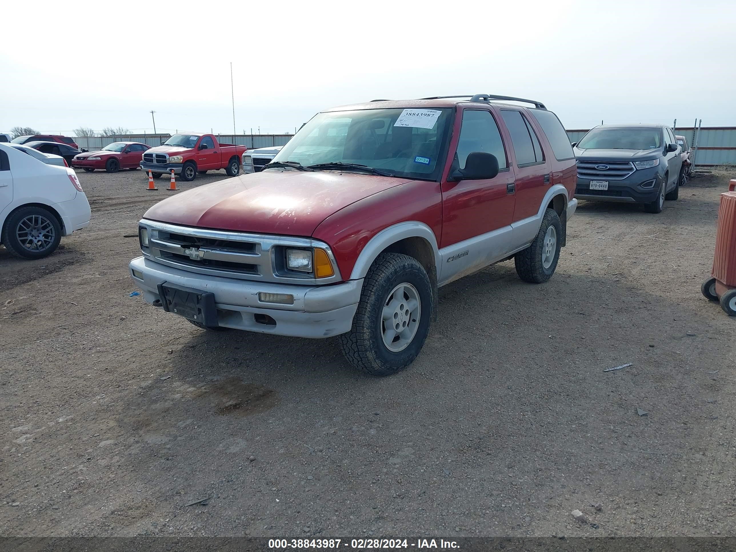 Photo 1 VIN: 1GNDT13W1S2202729 - CHEVROLET BLAZER 